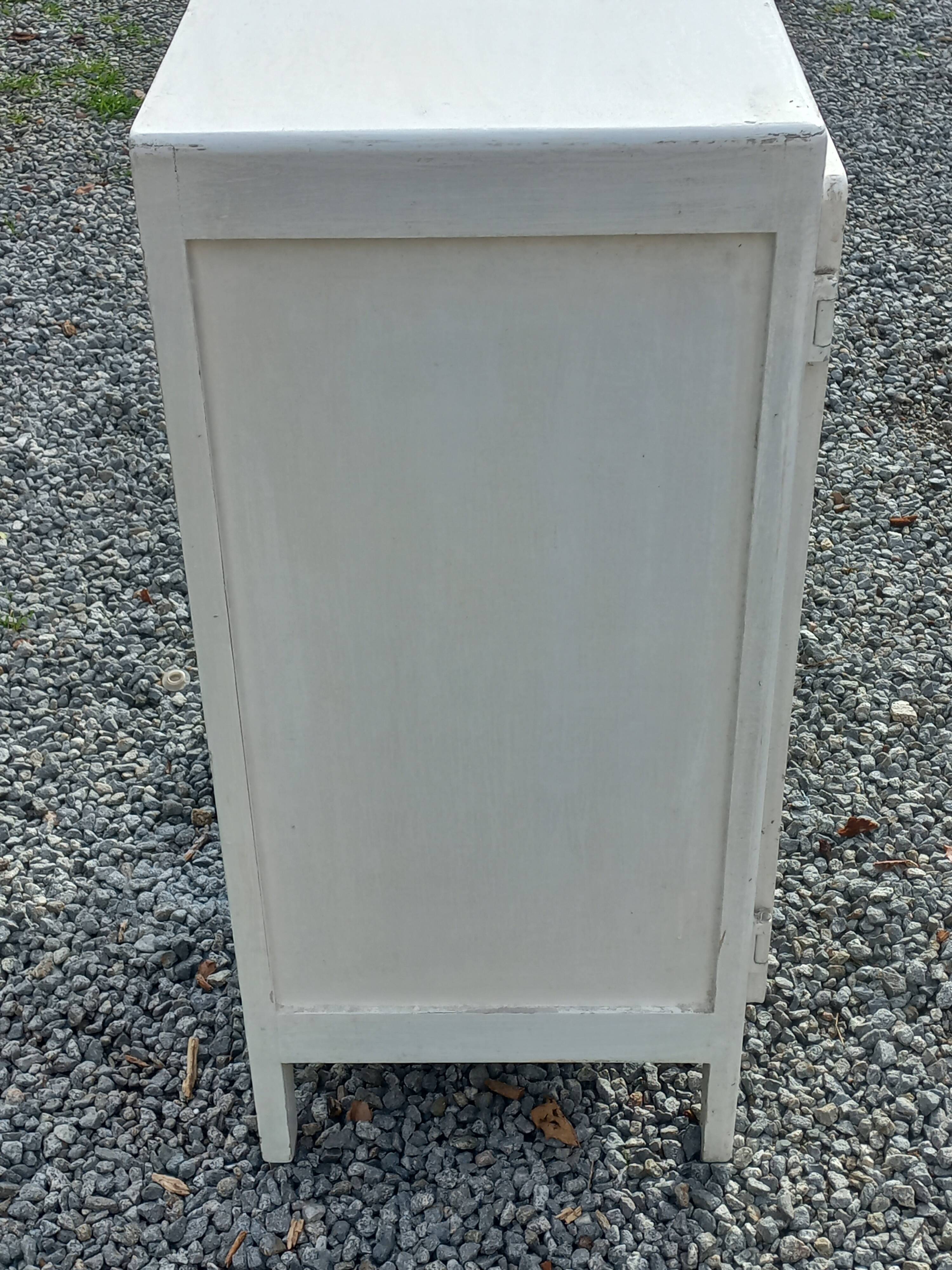 Buffet parisien patine blanche des années 50