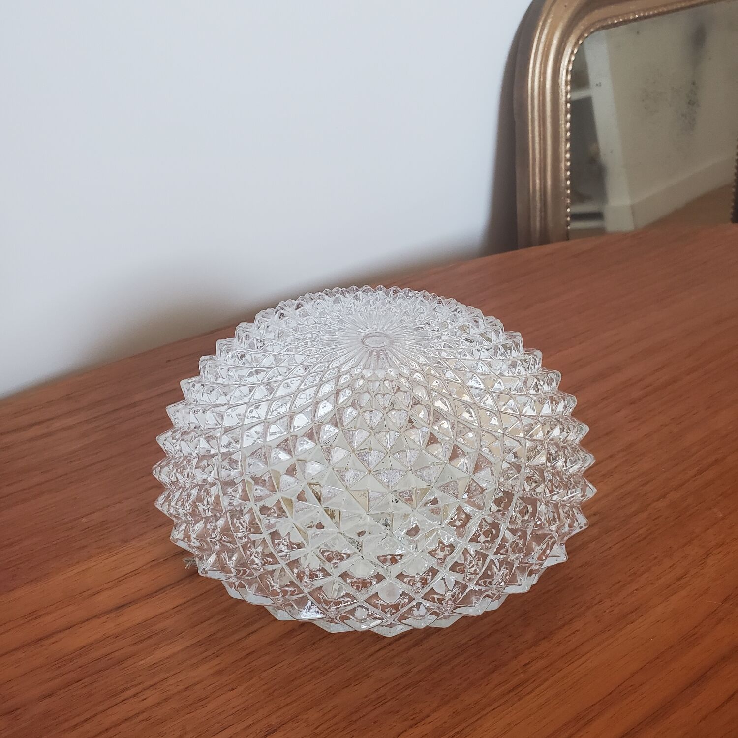 Diamond tip ceiling lamp