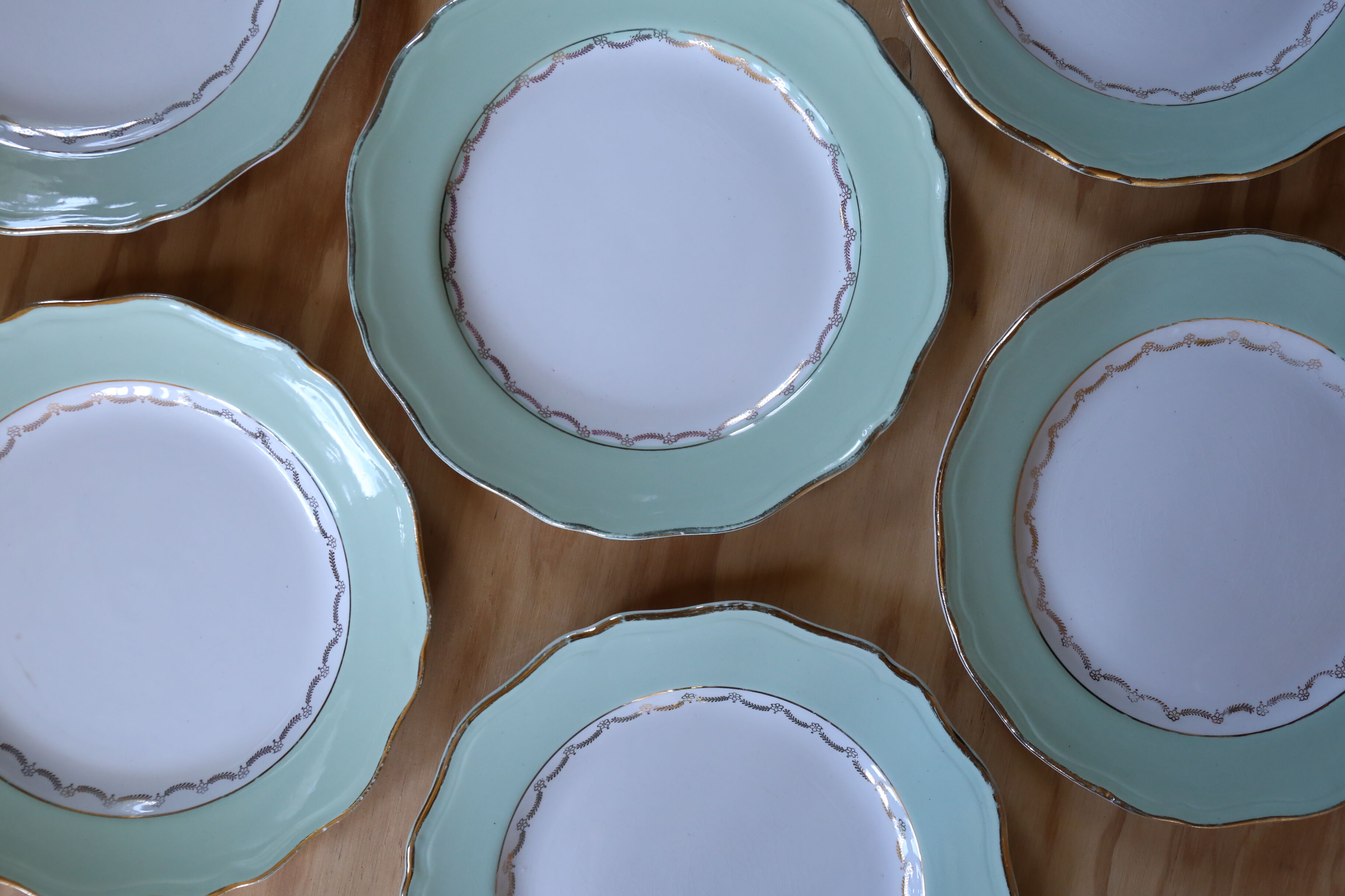 6 old plates St-Amand l'Amandinoise, almond green ledge