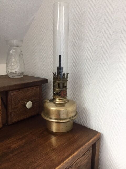 Lampe a pétrole en cuivre et laiton type Matador 15