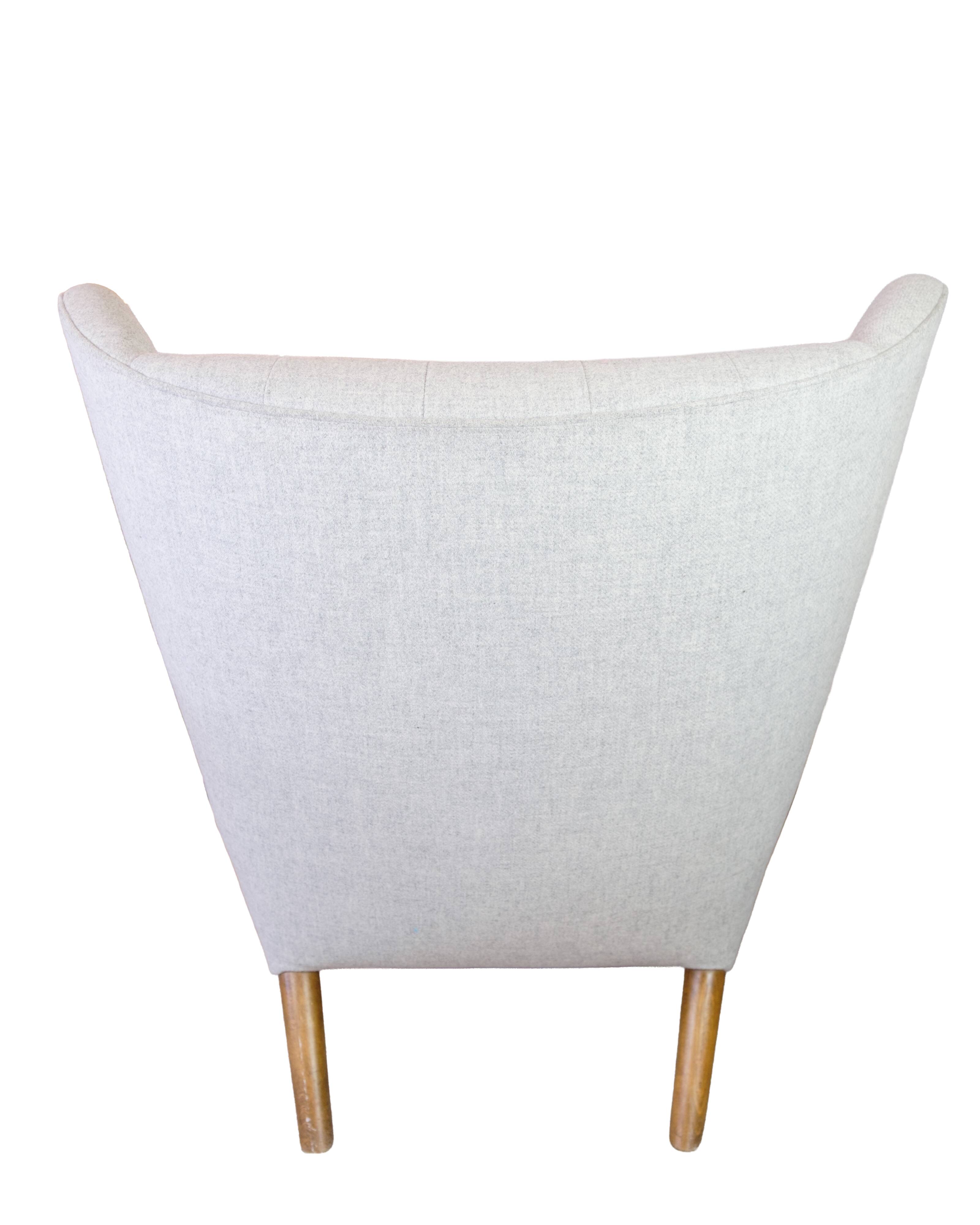 Teddy chair - Model AP 19 - Light grey Hallingdal fabric - Teak nails - Hans J. Wegner - P.P Møbler
