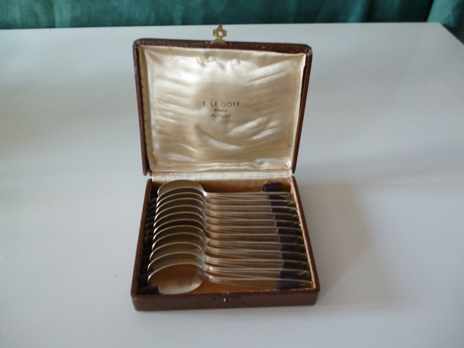 Lot 12 small silver metal cuillieres art deco