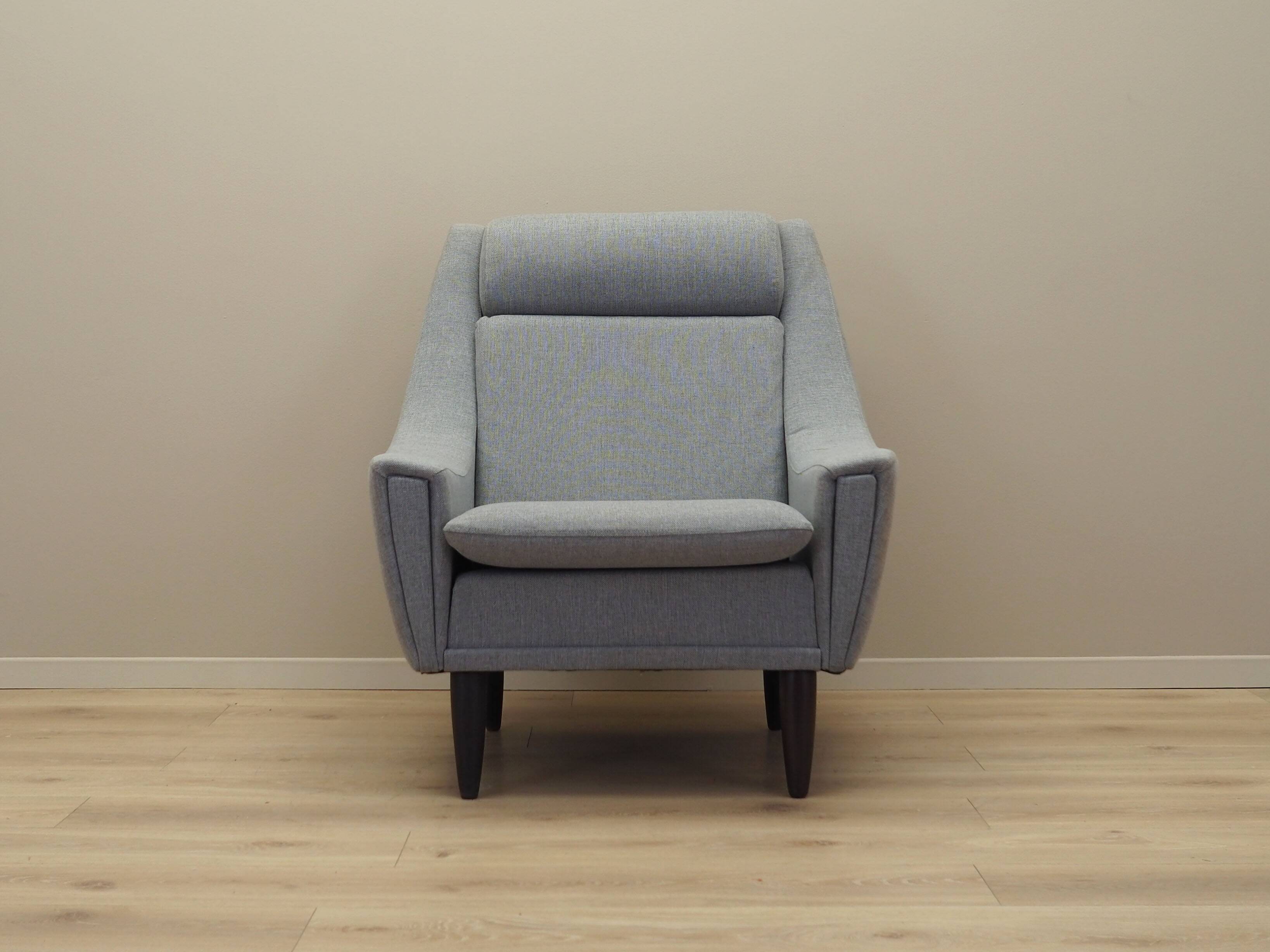 Fauteuil gris, design danois, années 1970, production : Danemark