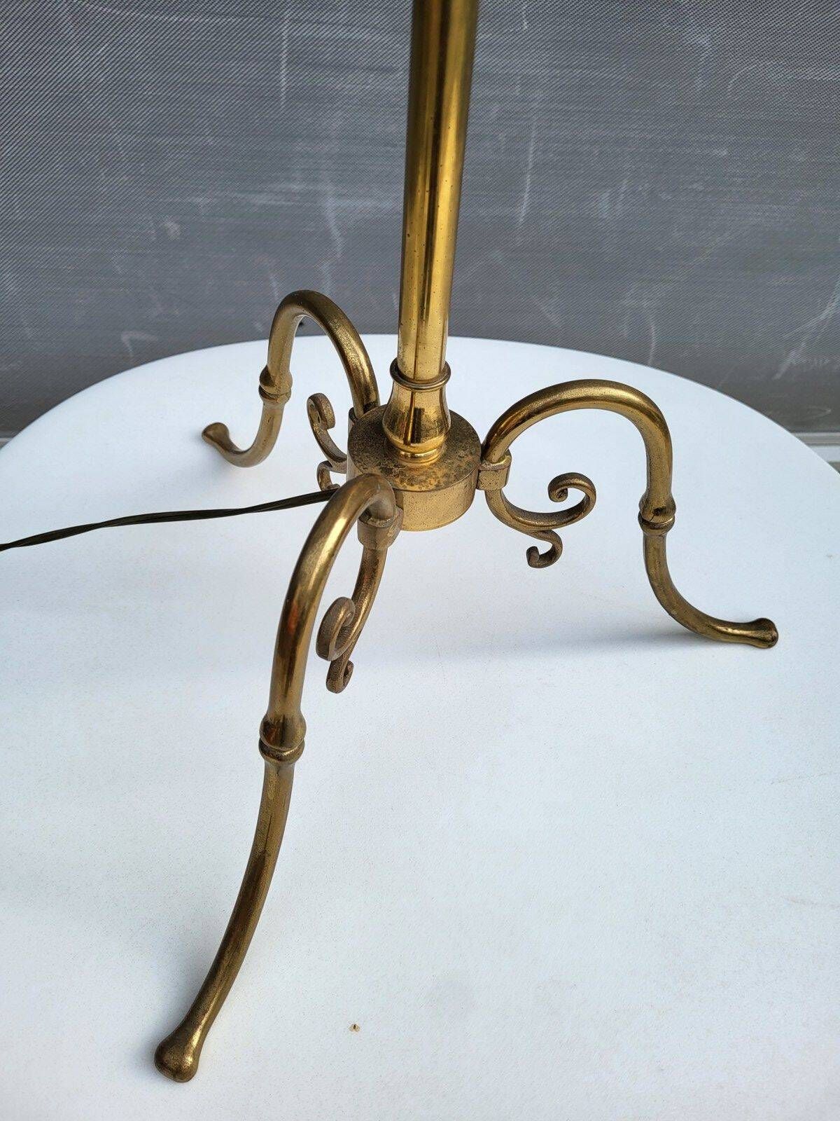 Telescopic floor lamp in gold brass from the 1950s with lampshade.
