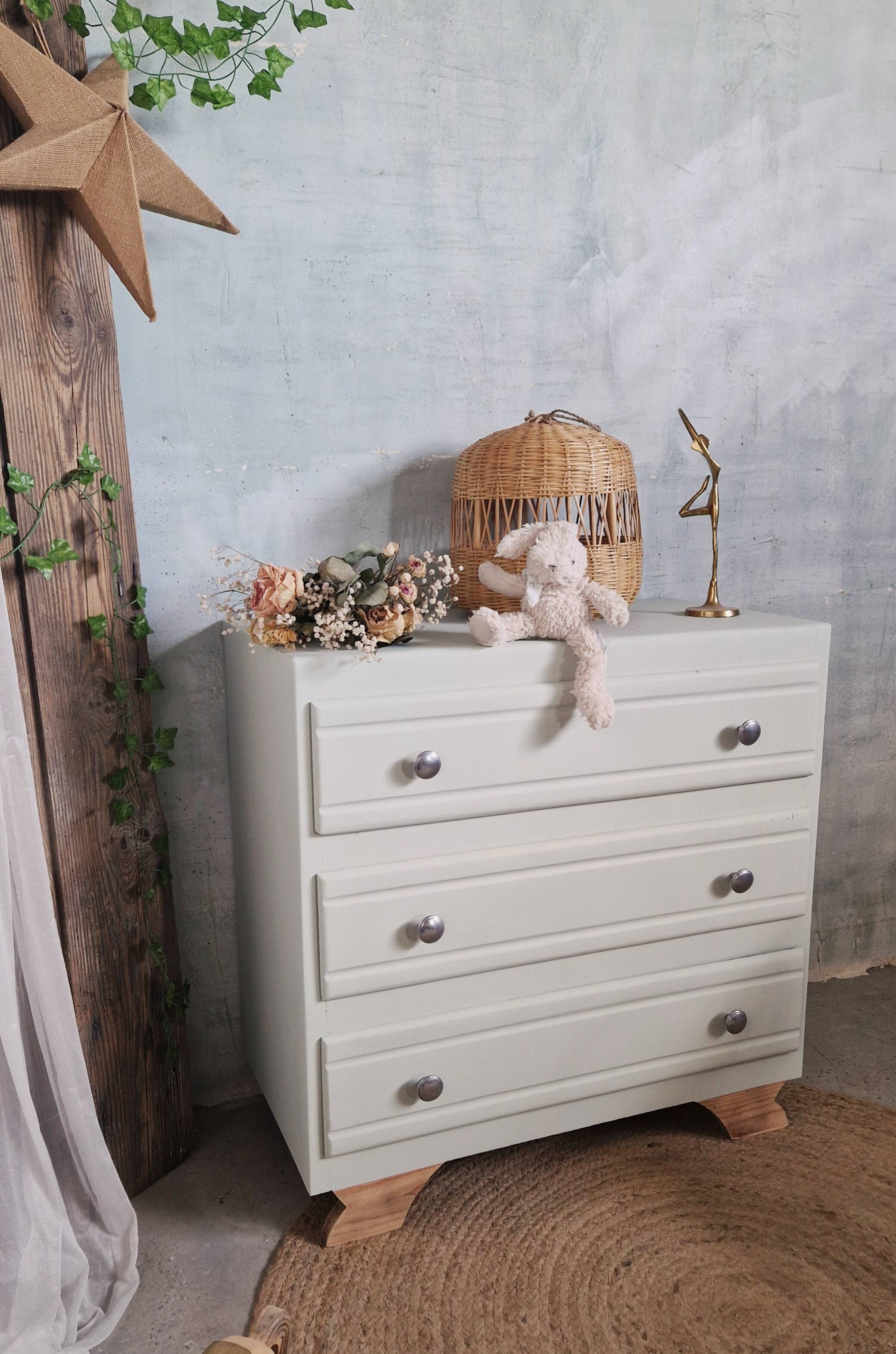 Art Deco chest of drawers