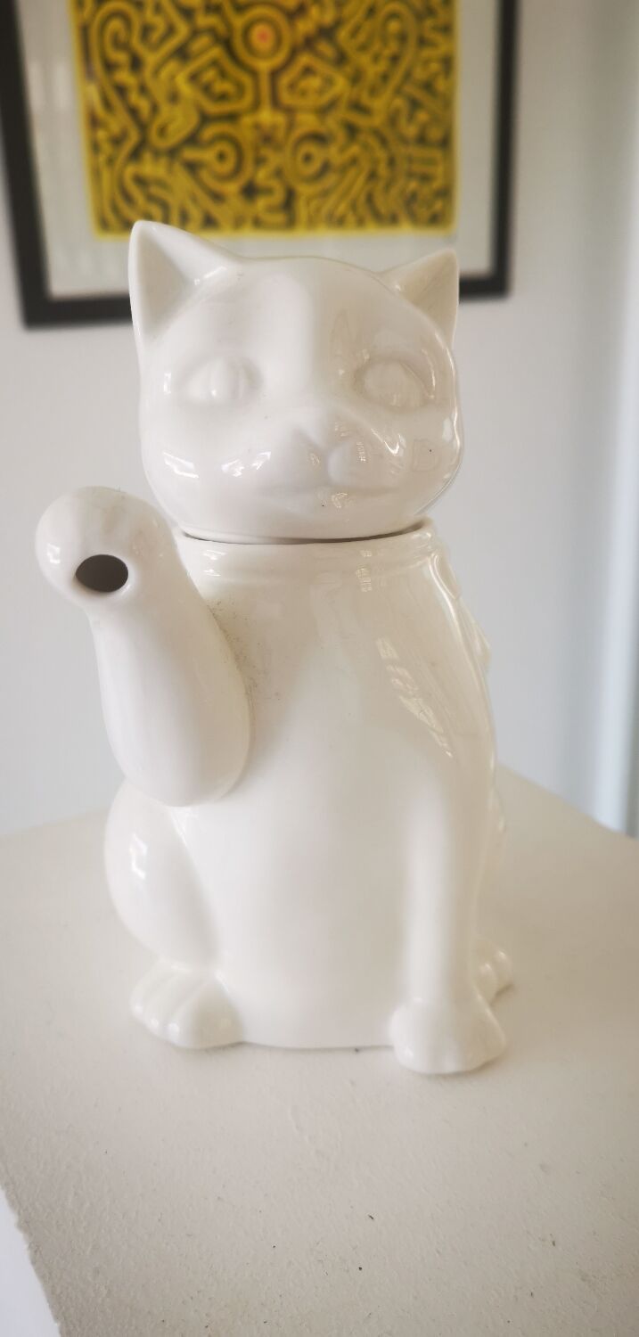 Teapot cat porcelain