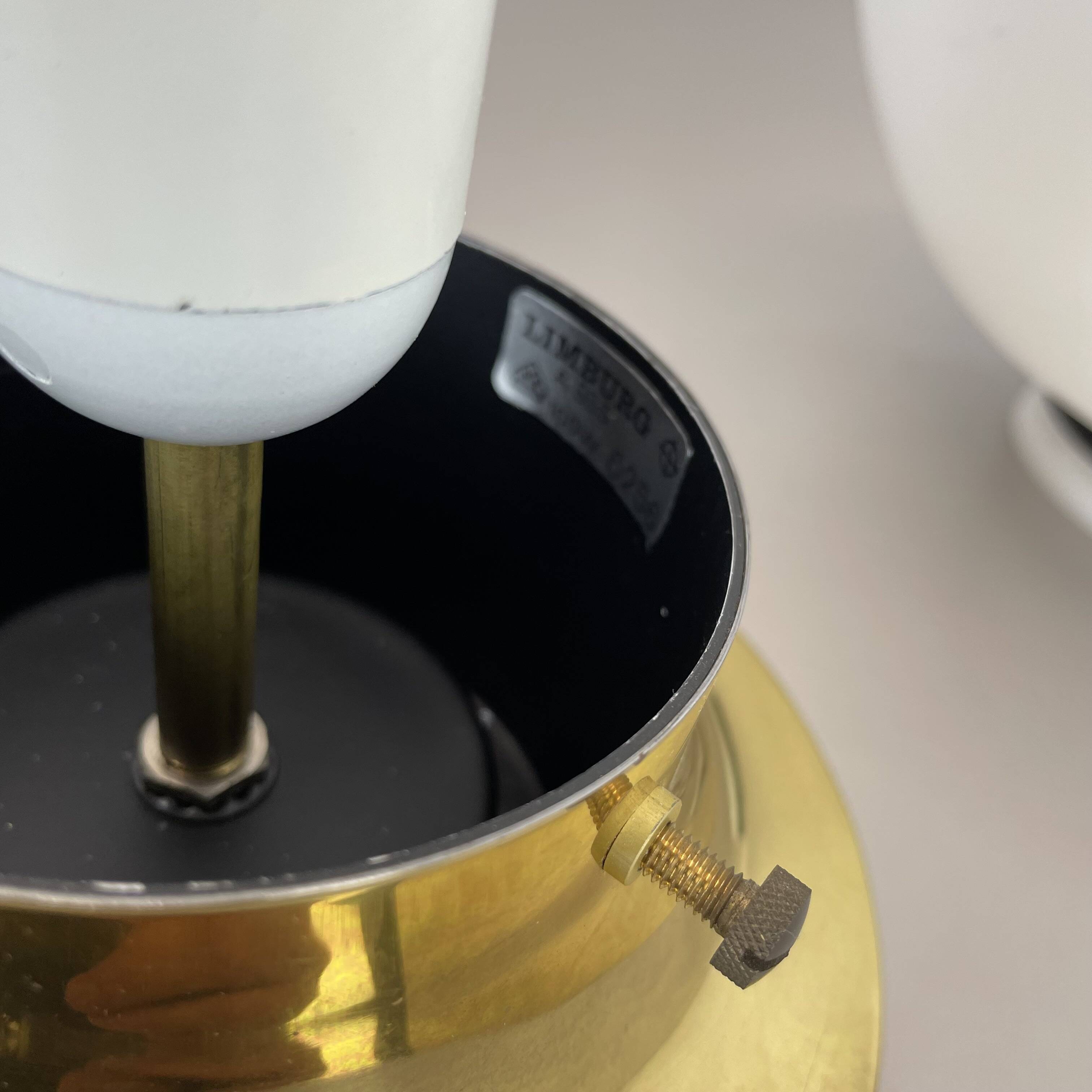 Grande lampe de table en verre « ball » fabriquée par glashütte limburg, allemagne, années 1970