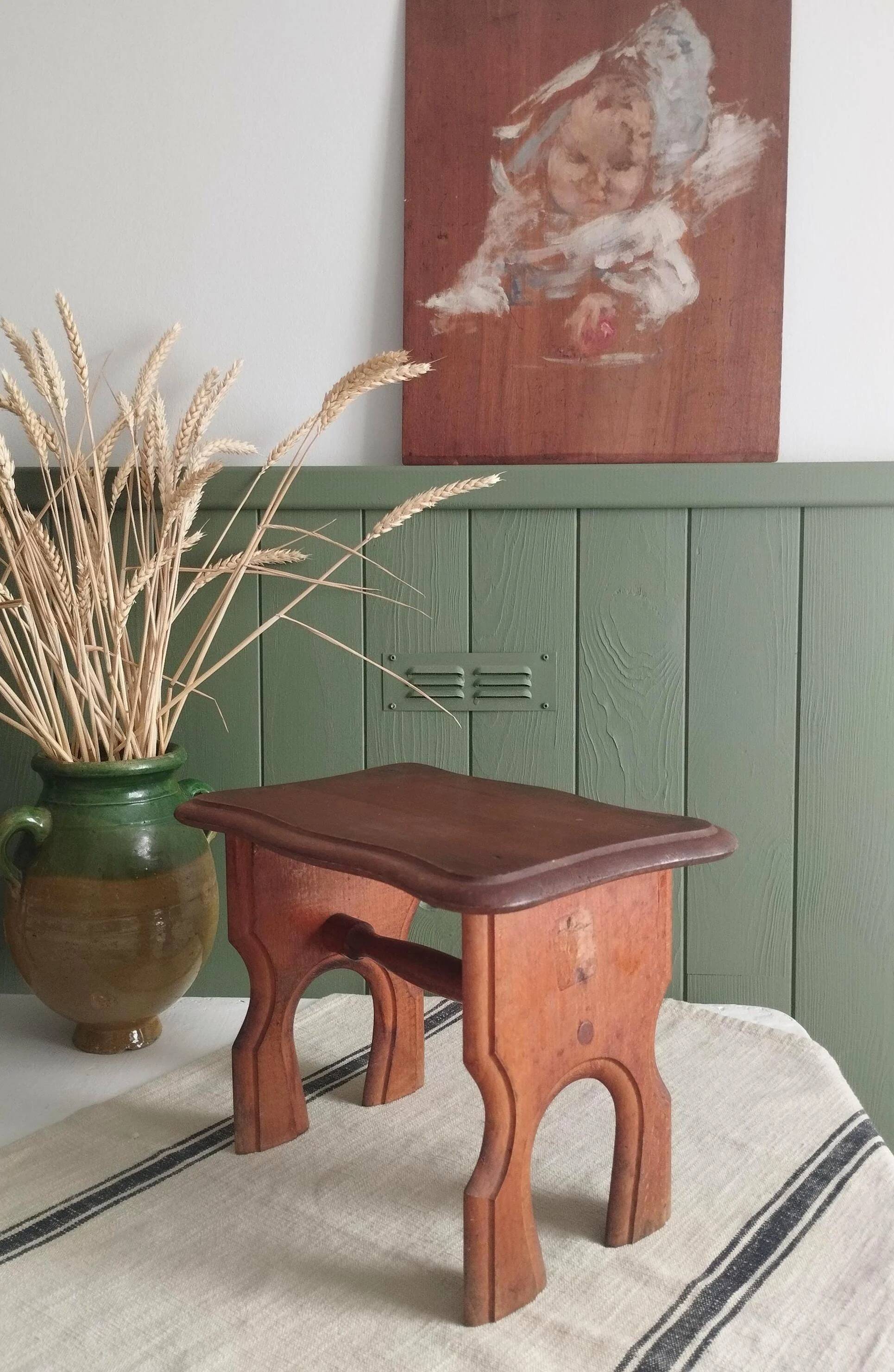 Old wooden stool / step stool Le Printemps