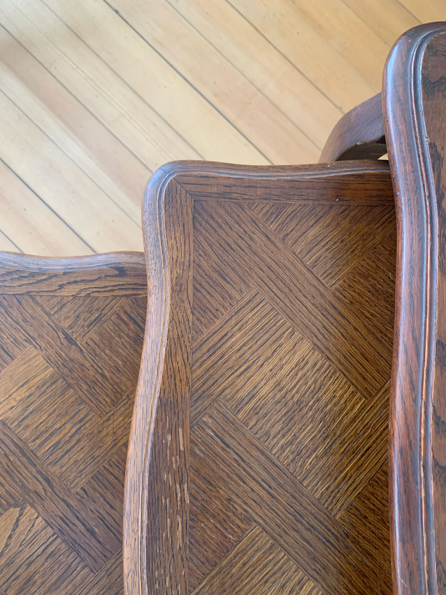 Set of 3 vintage nesting tables in oak – Louis XV / Regency style