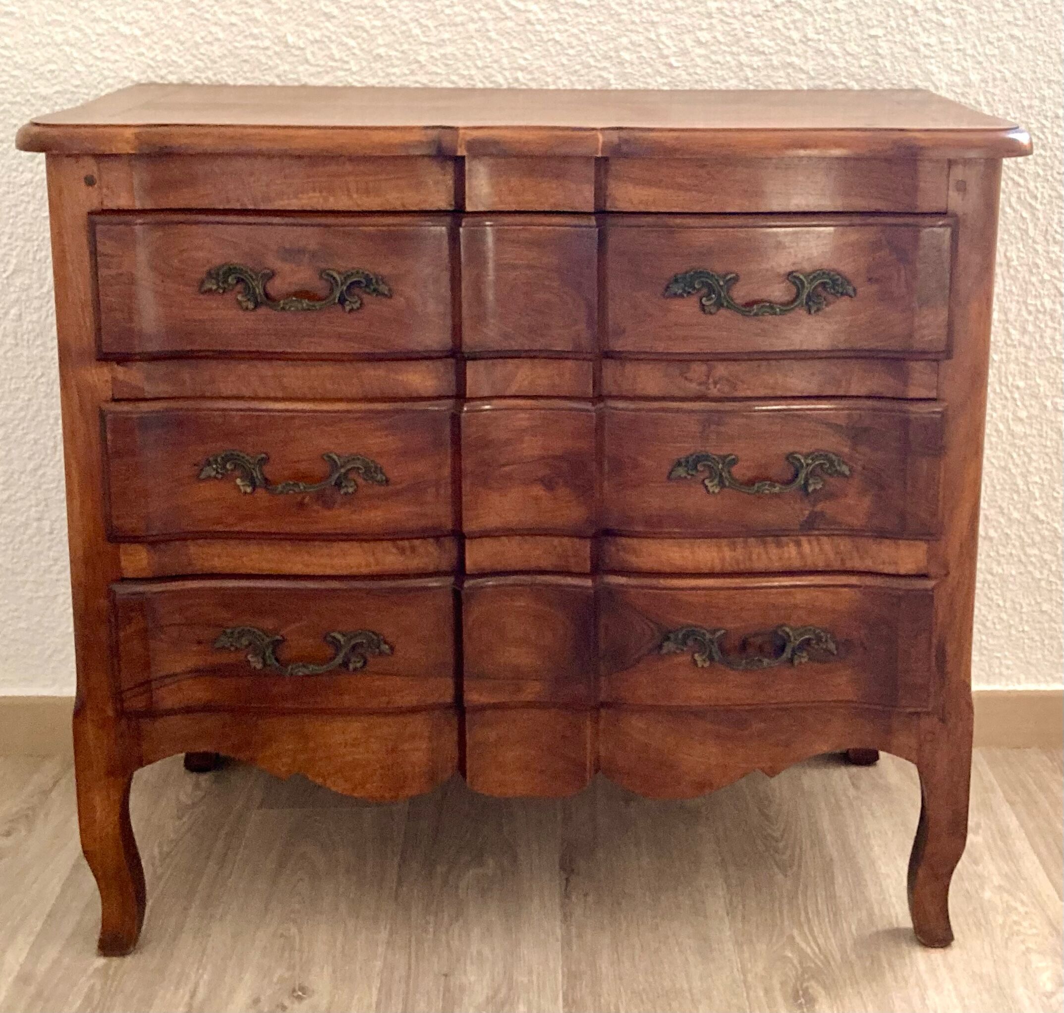 Chest of drawers cherry front crossbow bronze handles