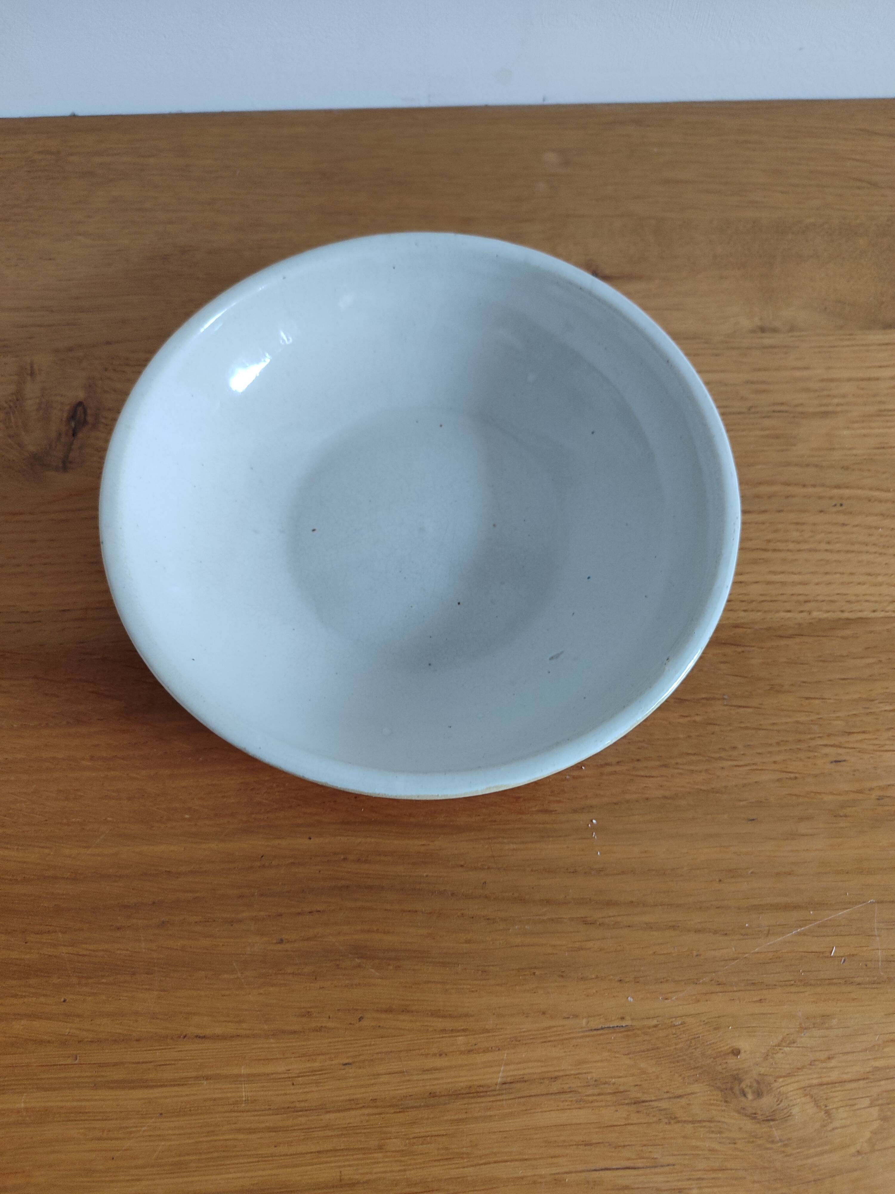 Shallow dish