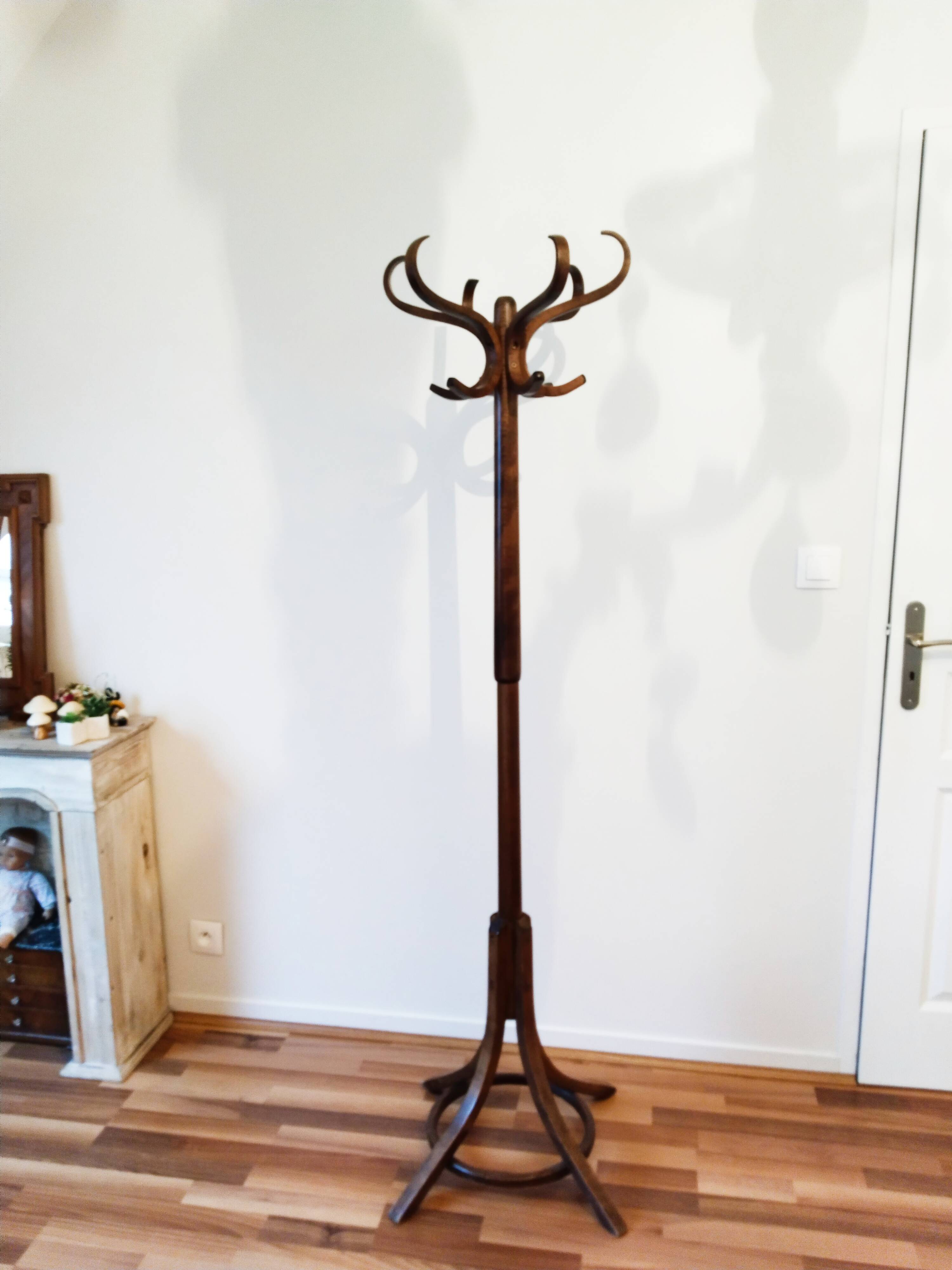 Coat rack on parrot stand, Thonet Baumann style, turned wood, 1950s