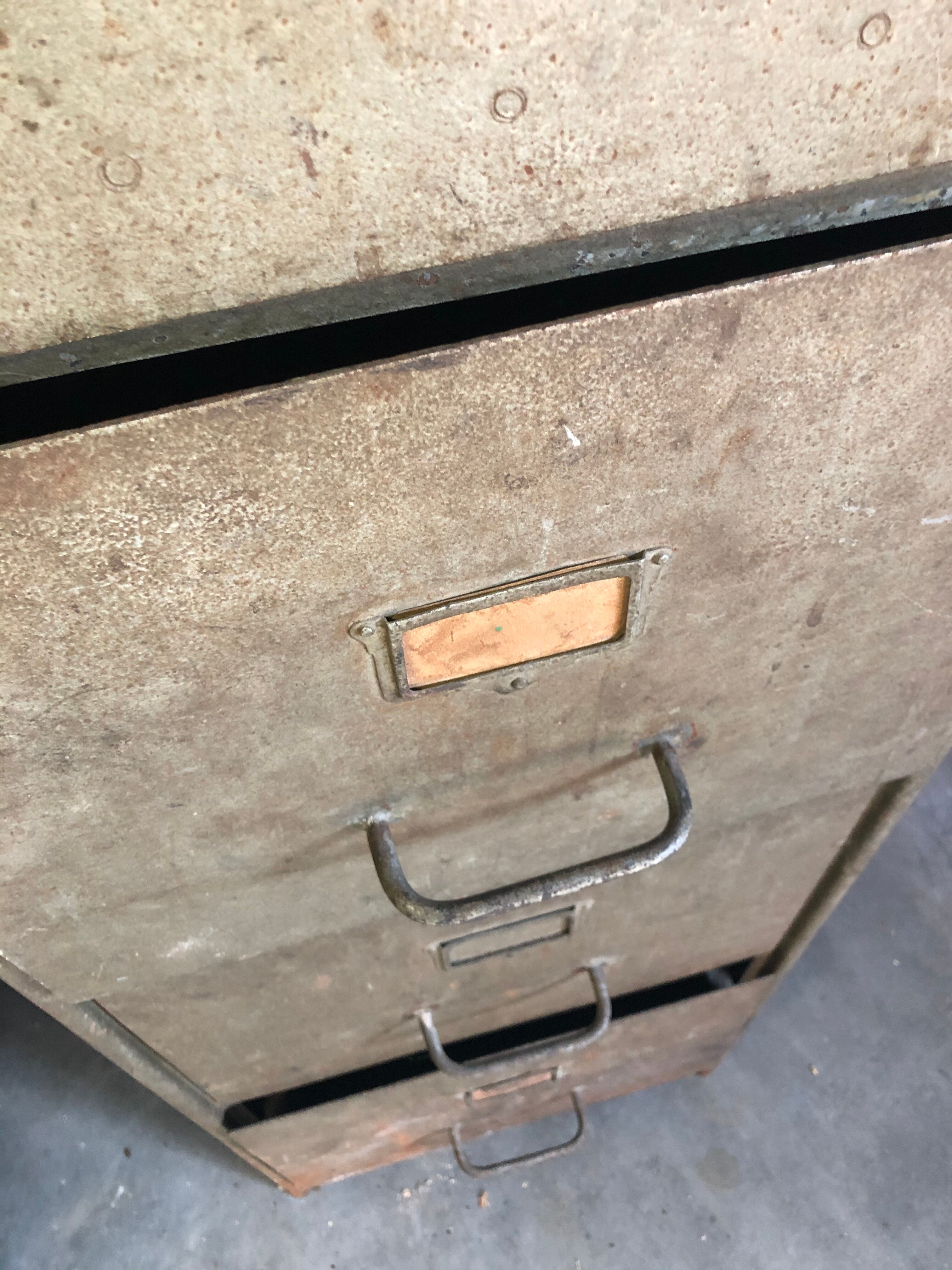 Metal drawer locker