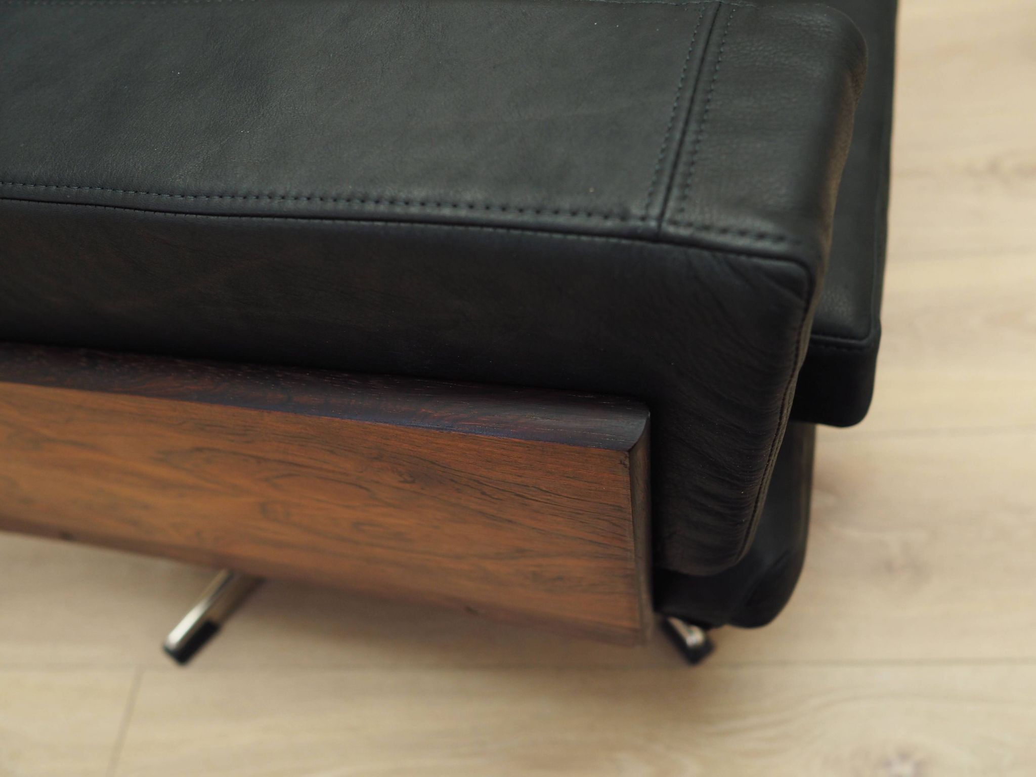 Fauteuil de bureau en cuir, design danois, années 1970, production : Danemark