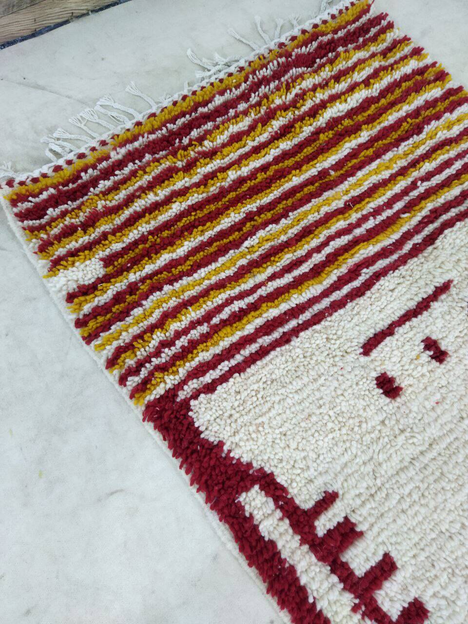 Handmade moroccan berber rug 317 x 80 cm