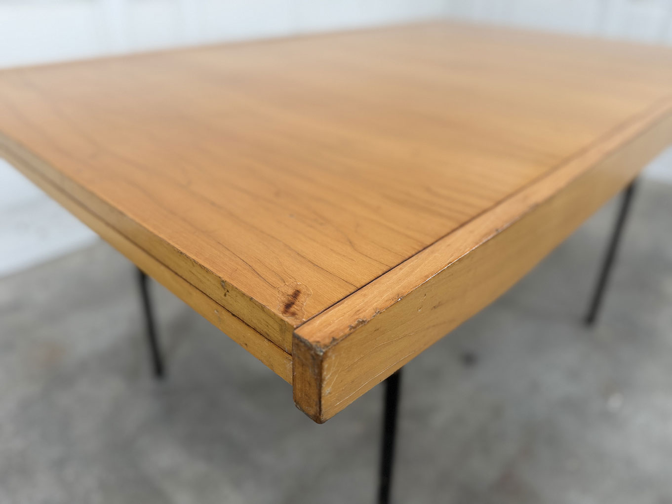 Table Alain Richard 1950