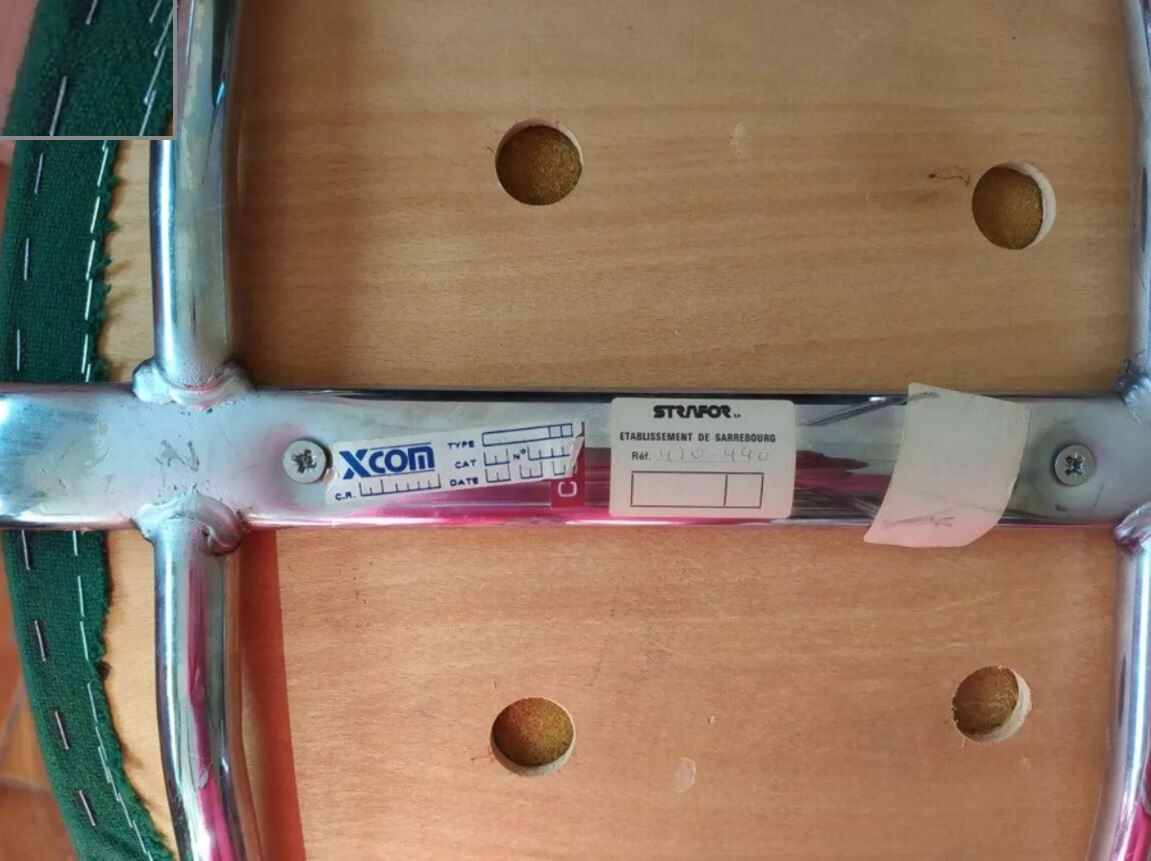 Set of 4 green chairs in Strafor steelcase fabric