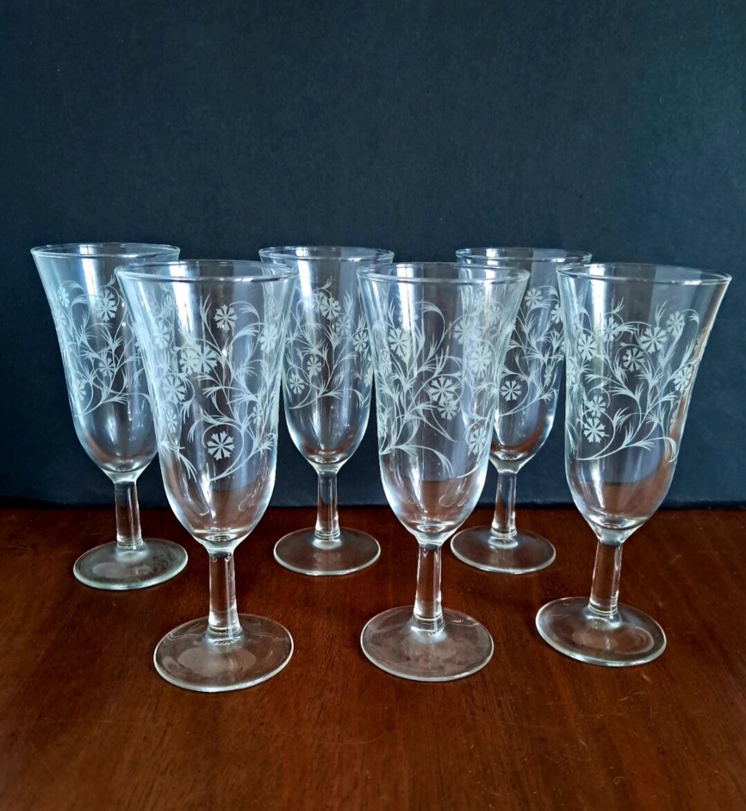 6 Luminarc Enghien champagne flutes from the 1950s/60s.