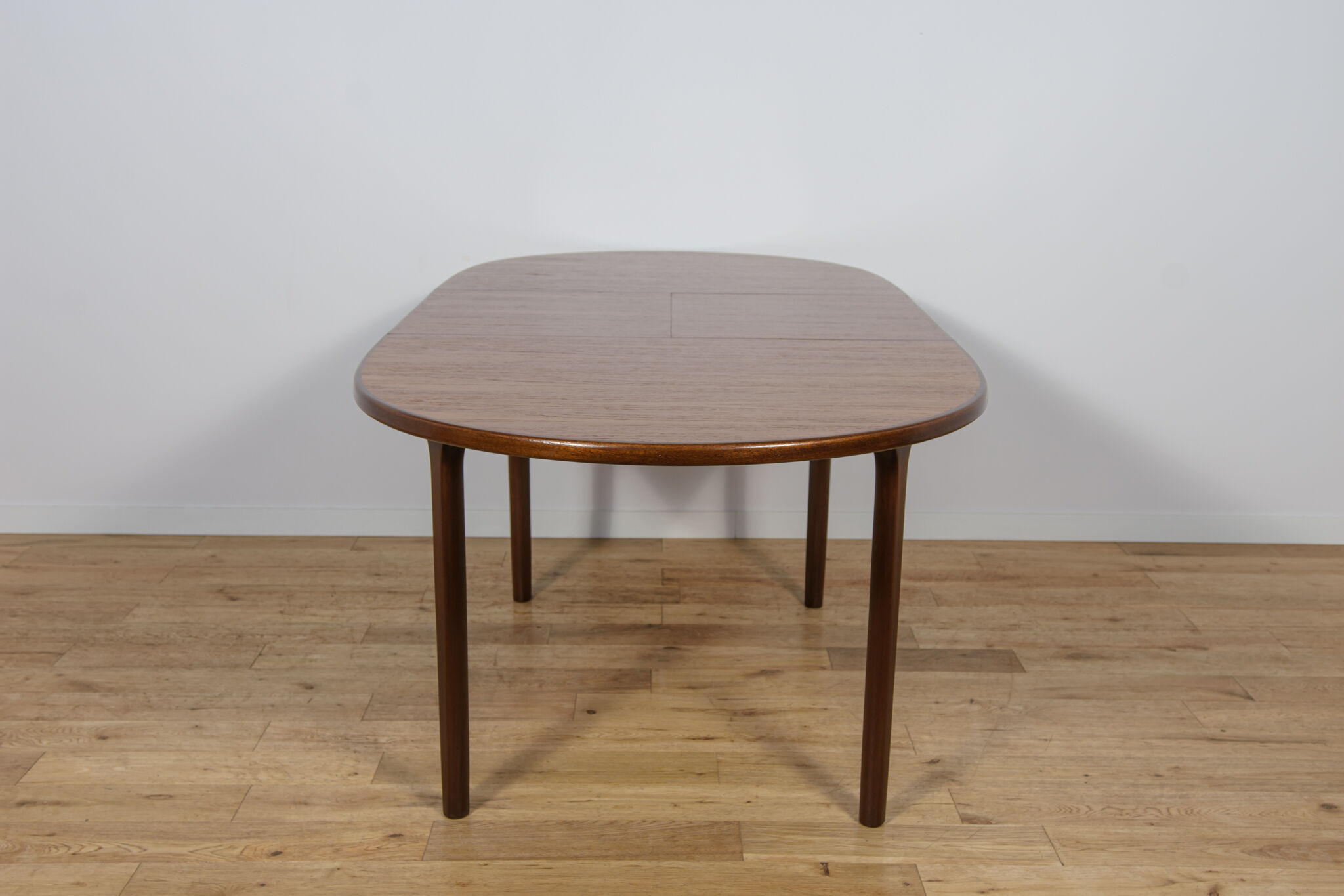 Mid-century teak oval extendable dining table from McIntosh, United Kingdom, 1960s