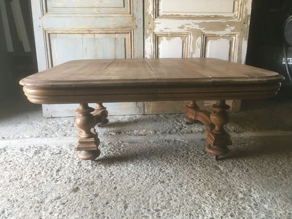 Table basse en chêne sur roulettes