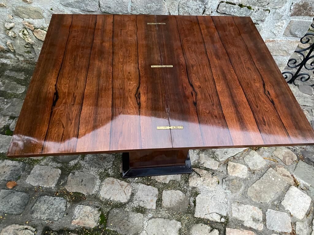 Art deco wallet table