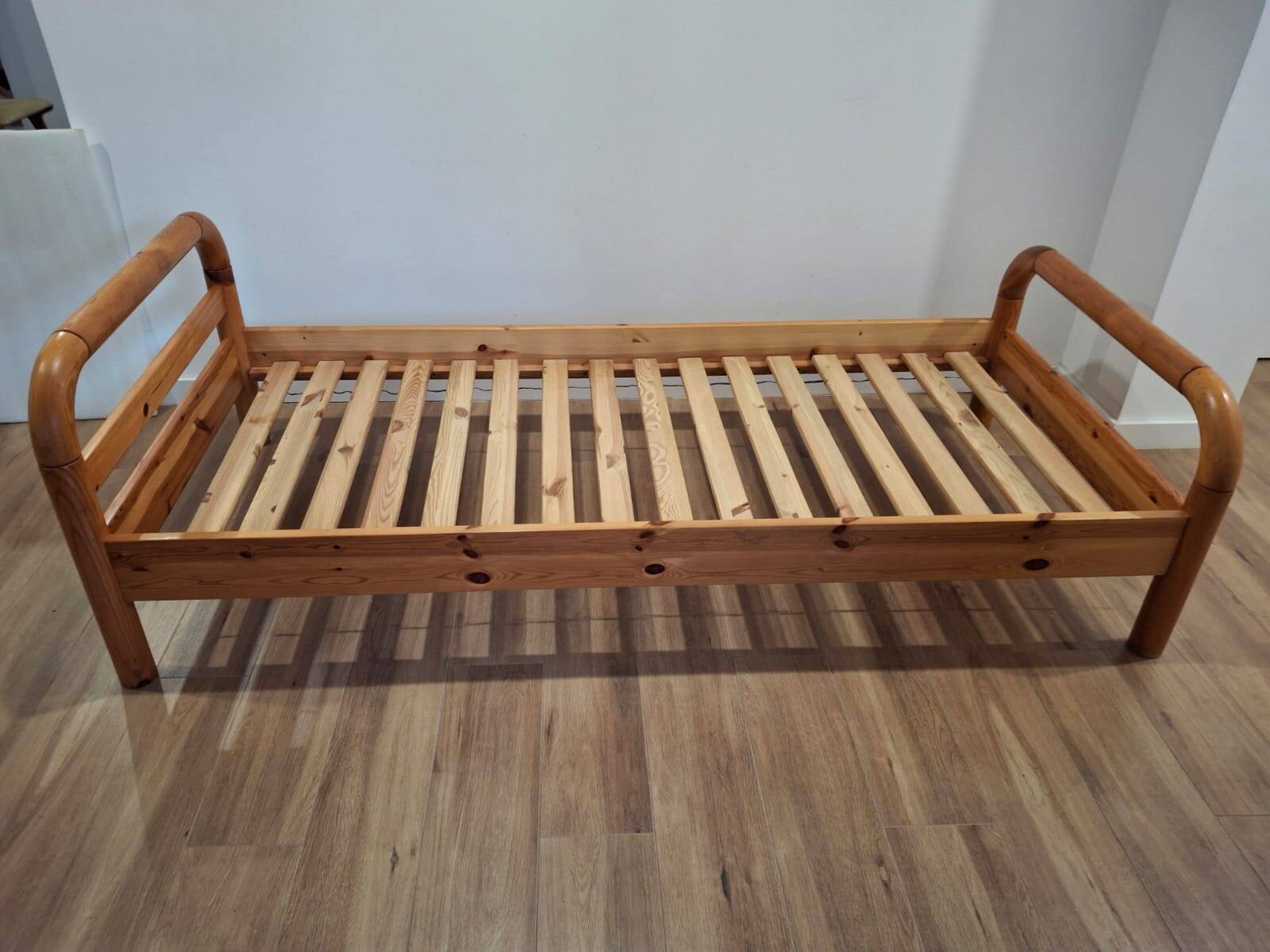 Single Pine Bed, Scandinavia