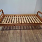 Lit simple en pin, Scandinavie