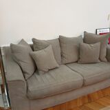 Grey sofa 2 to 3 places