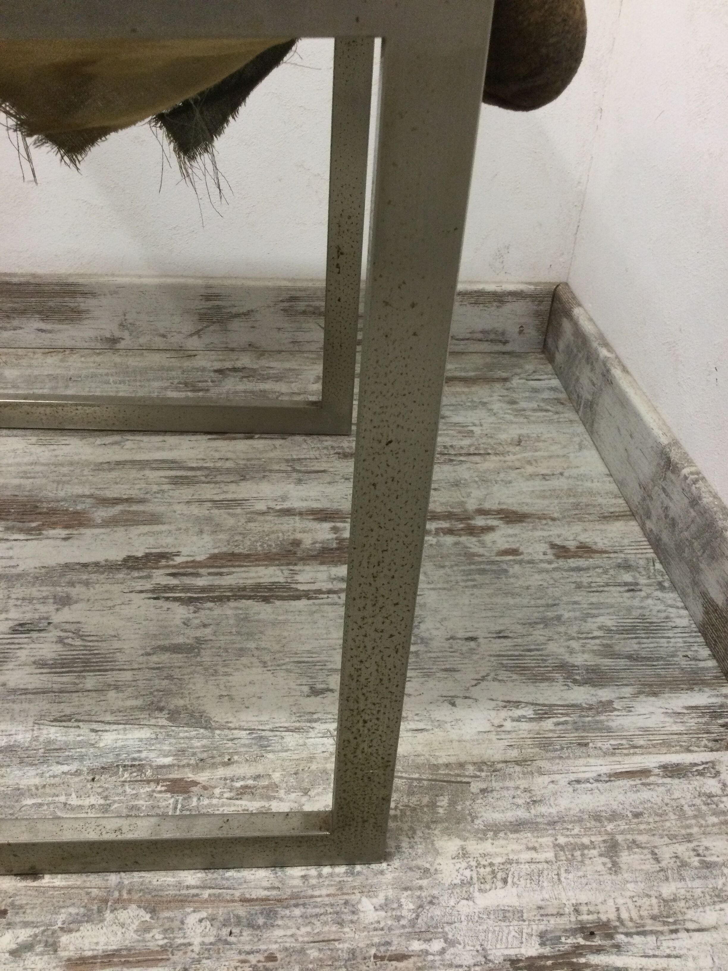 Design table year 70