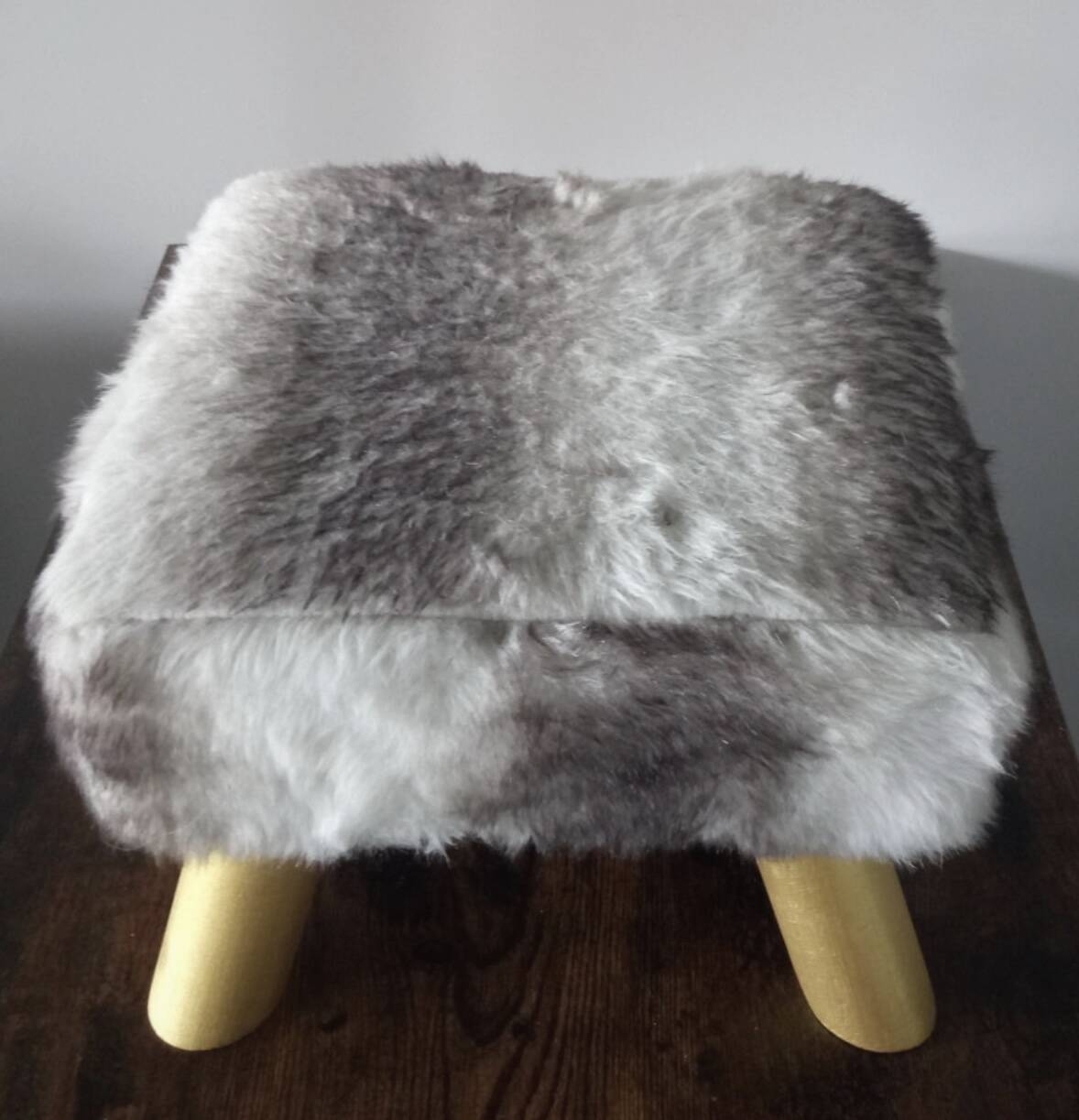 Chic contemporary footrest