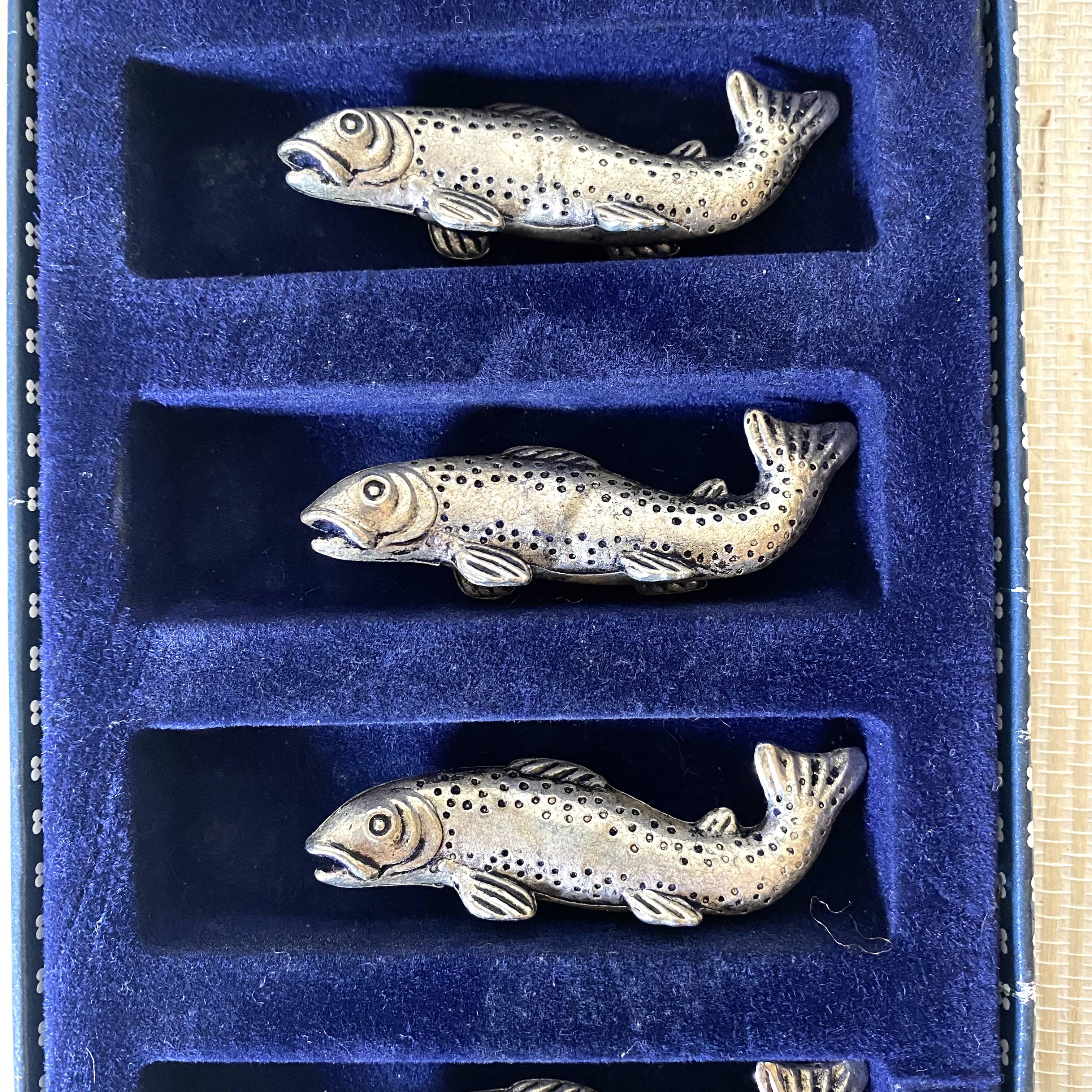 Silver metal fish knife holder
