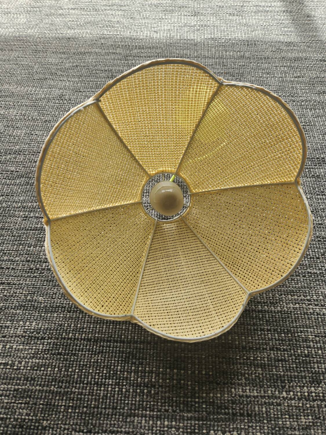 Flower suspension: vintage