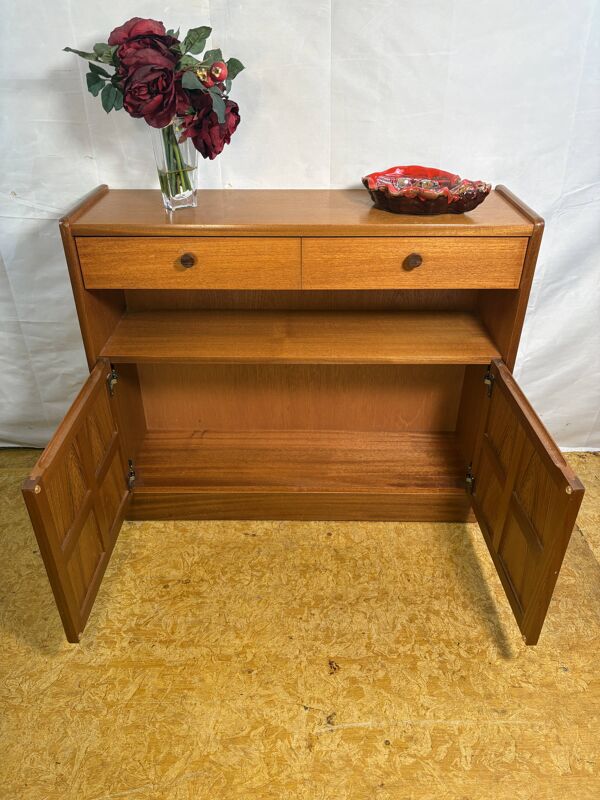 Buffet compact vintage Nathan Squares en teck   Années 1960-1970   Gamme Squares