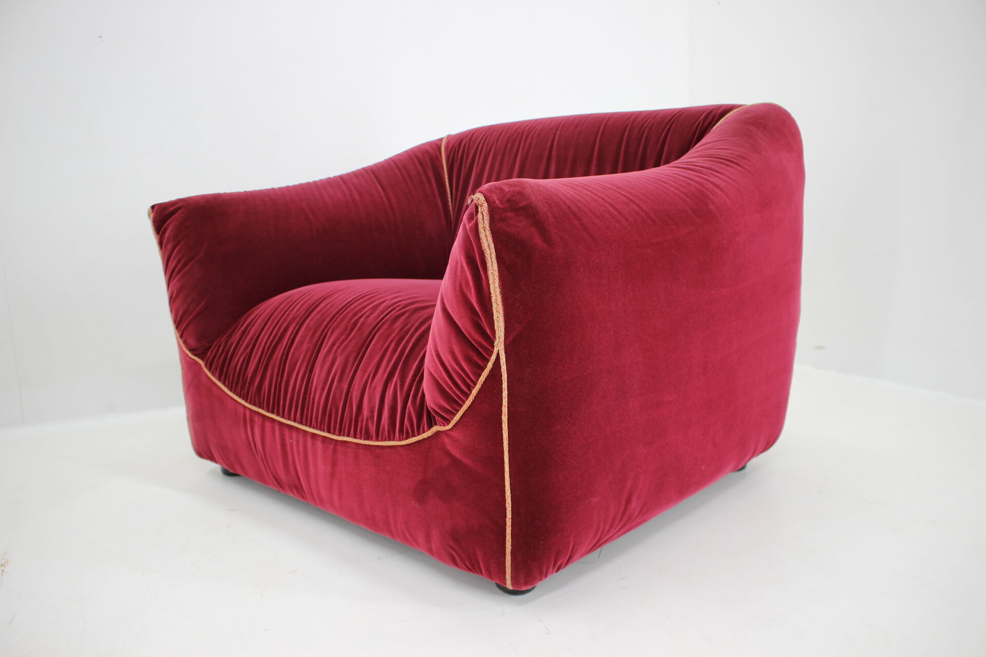 Paire de fauteuils italiens en velours années 1970