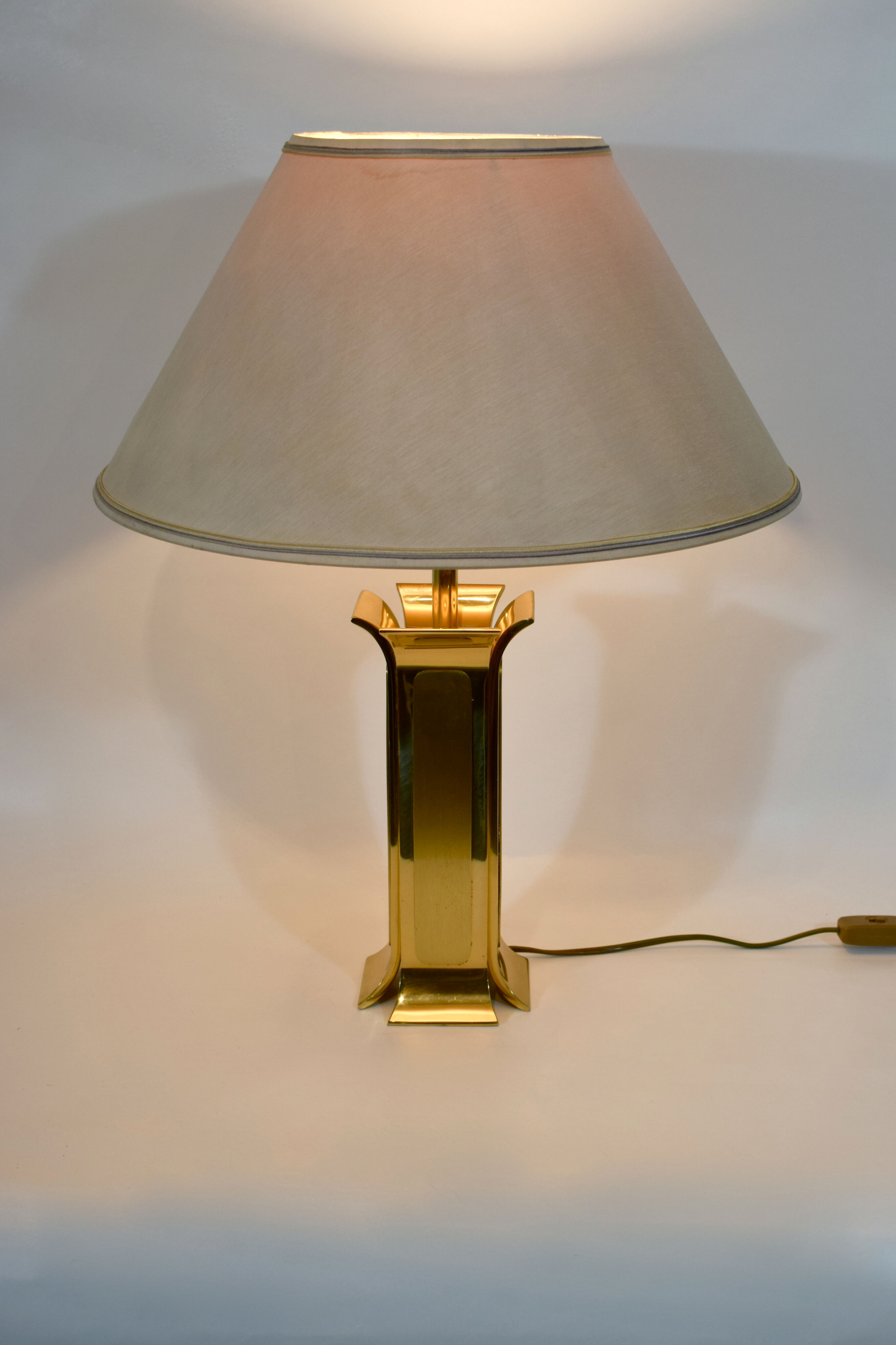 Vintage lamp in solid brass, design 1970 - 80