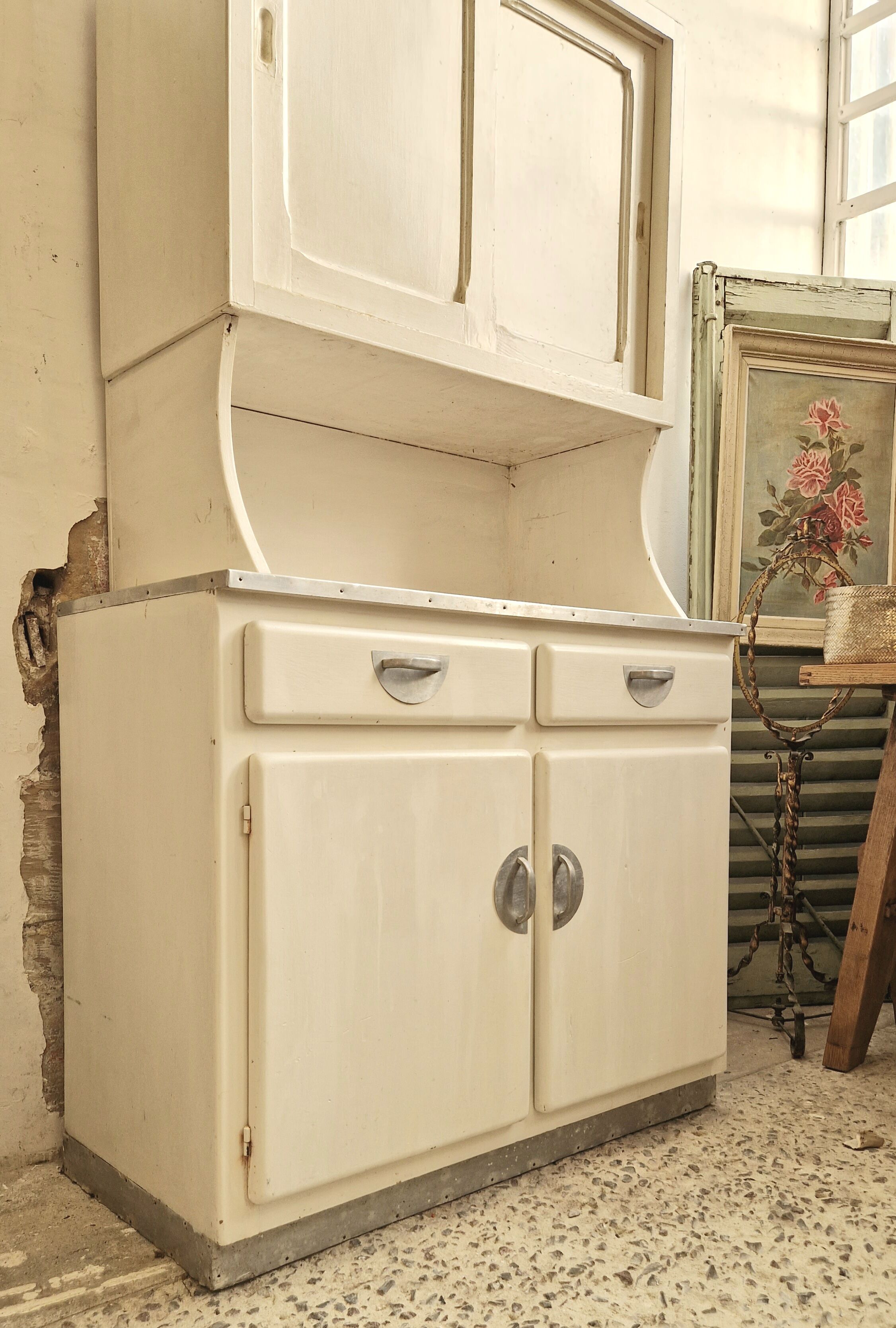 Kitchen furniture