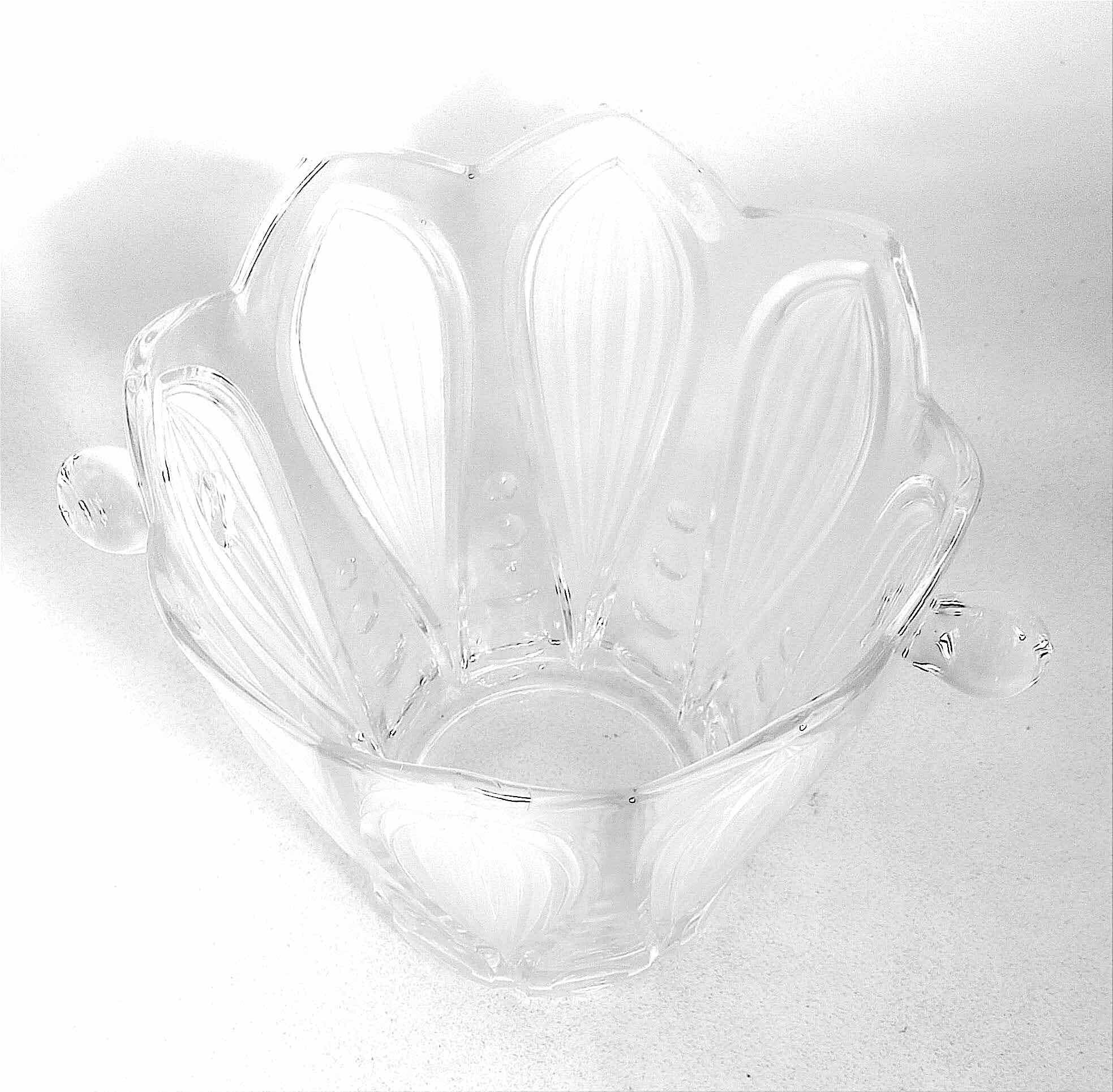 Crystal ice bucket from the 1960s to 1970s, height 23 cm.