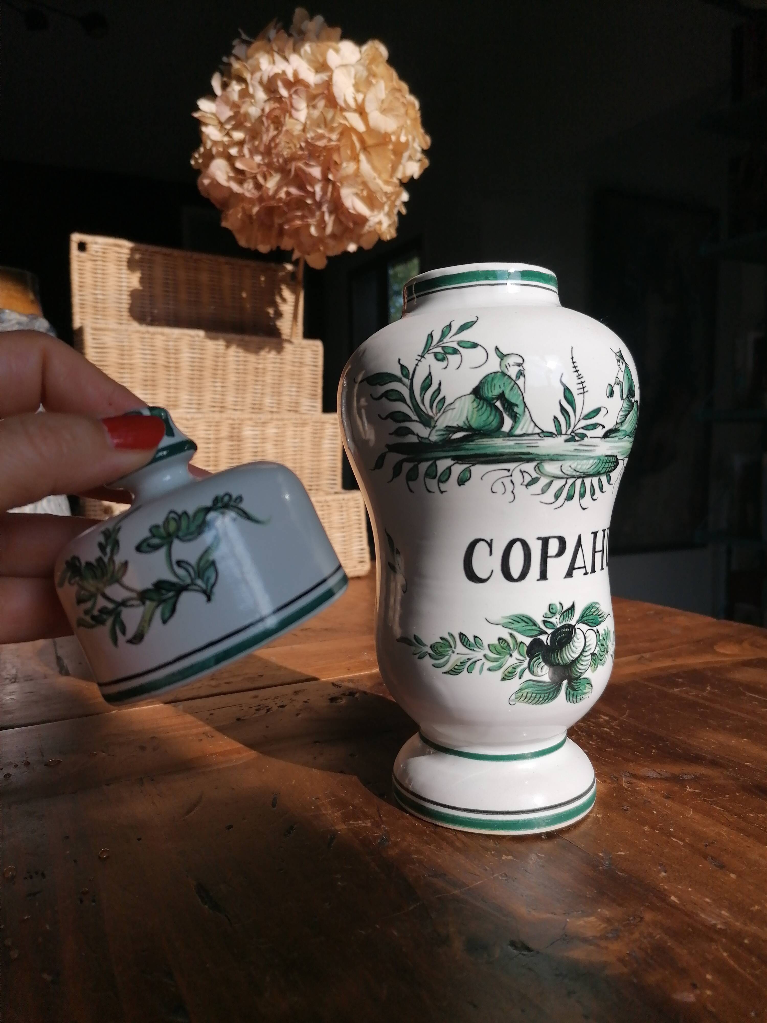 Ceramic pharmacy pot