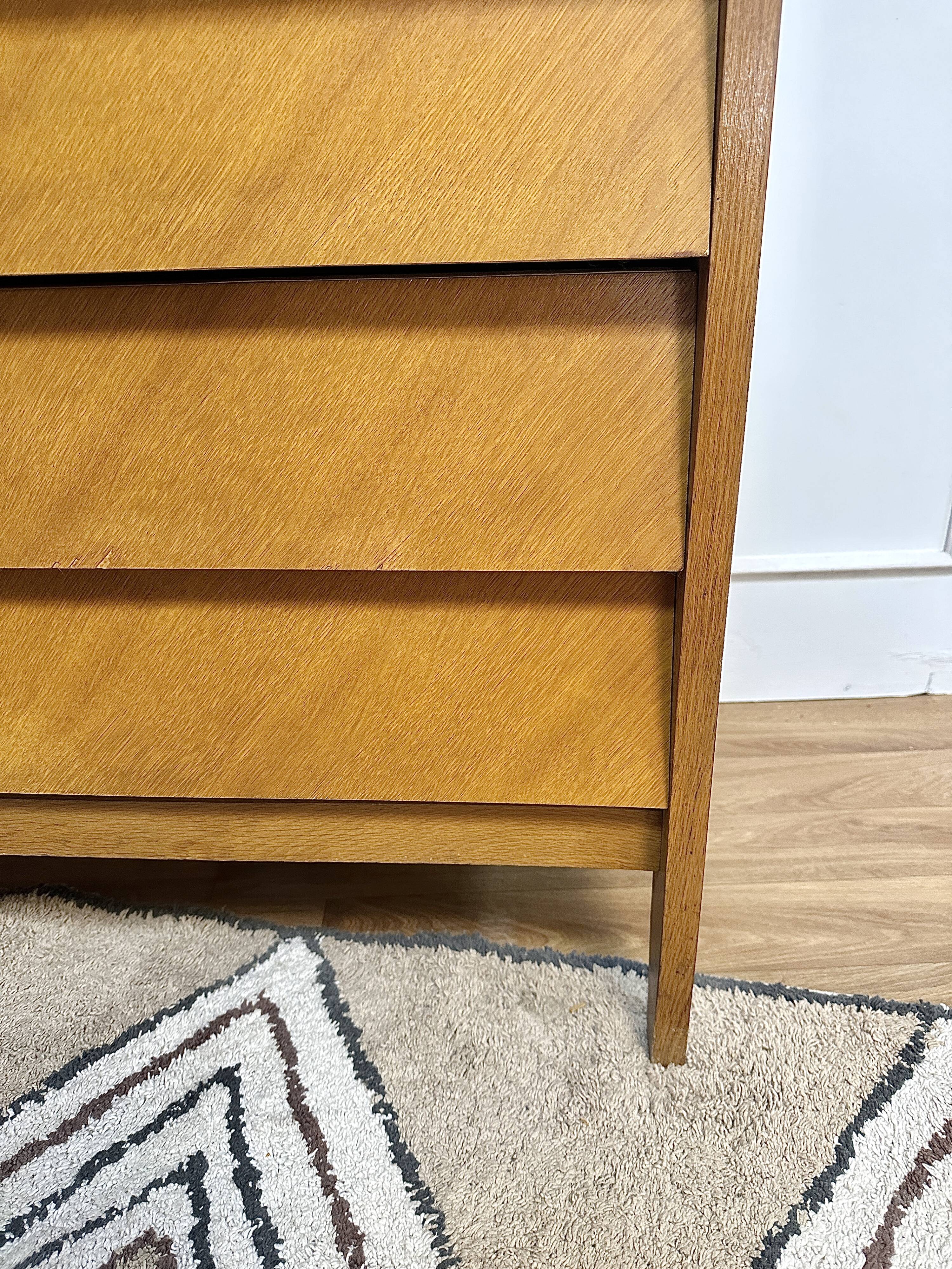 Scandinavian chest of drawers inclined drawers
