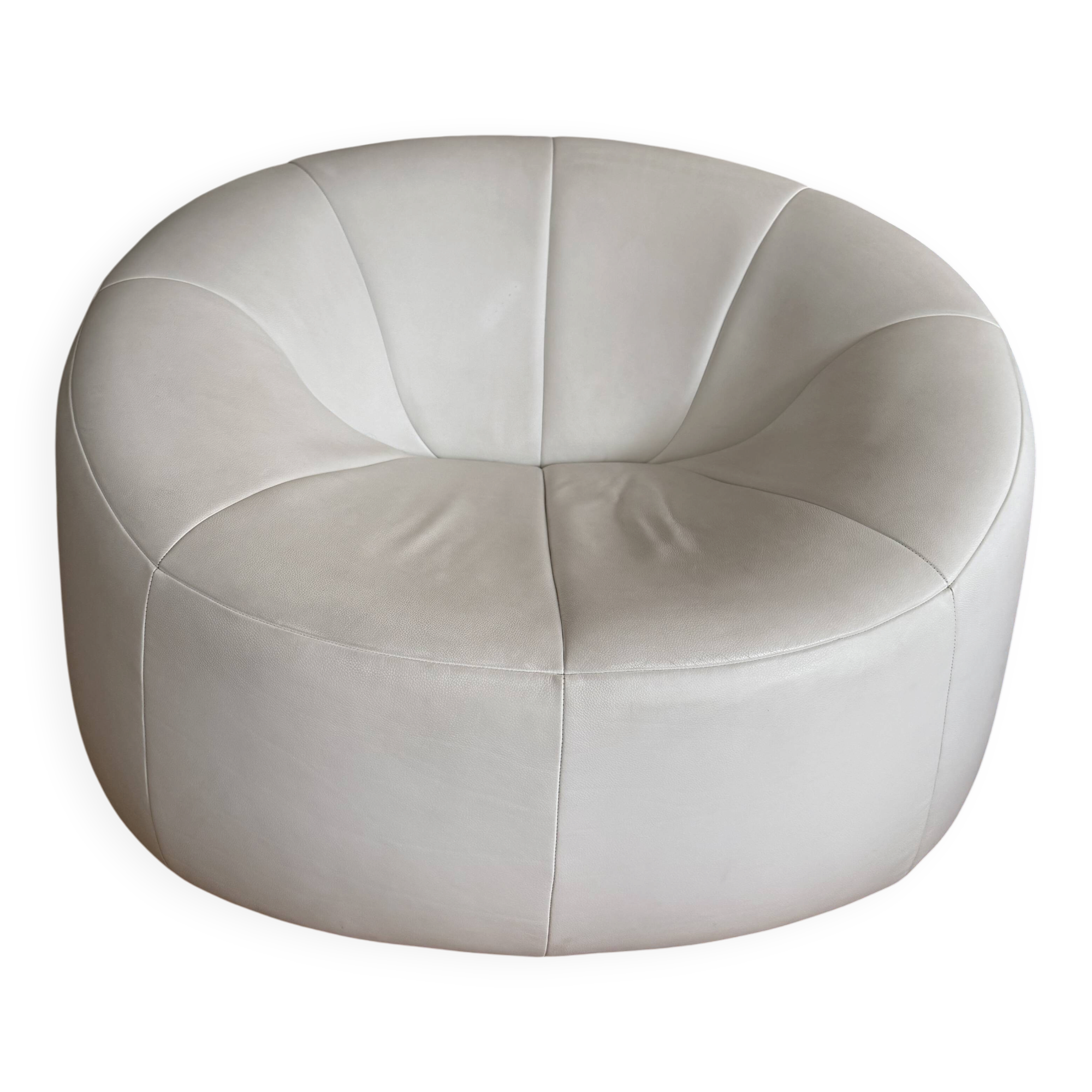 Very beautiful white leather armchair model Pumpkin by Pierre Paulin.