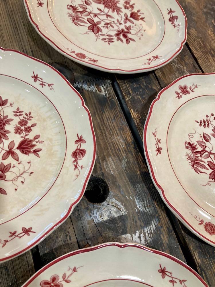 Lot of 5 plates Villeroy - Boch model Frisco red