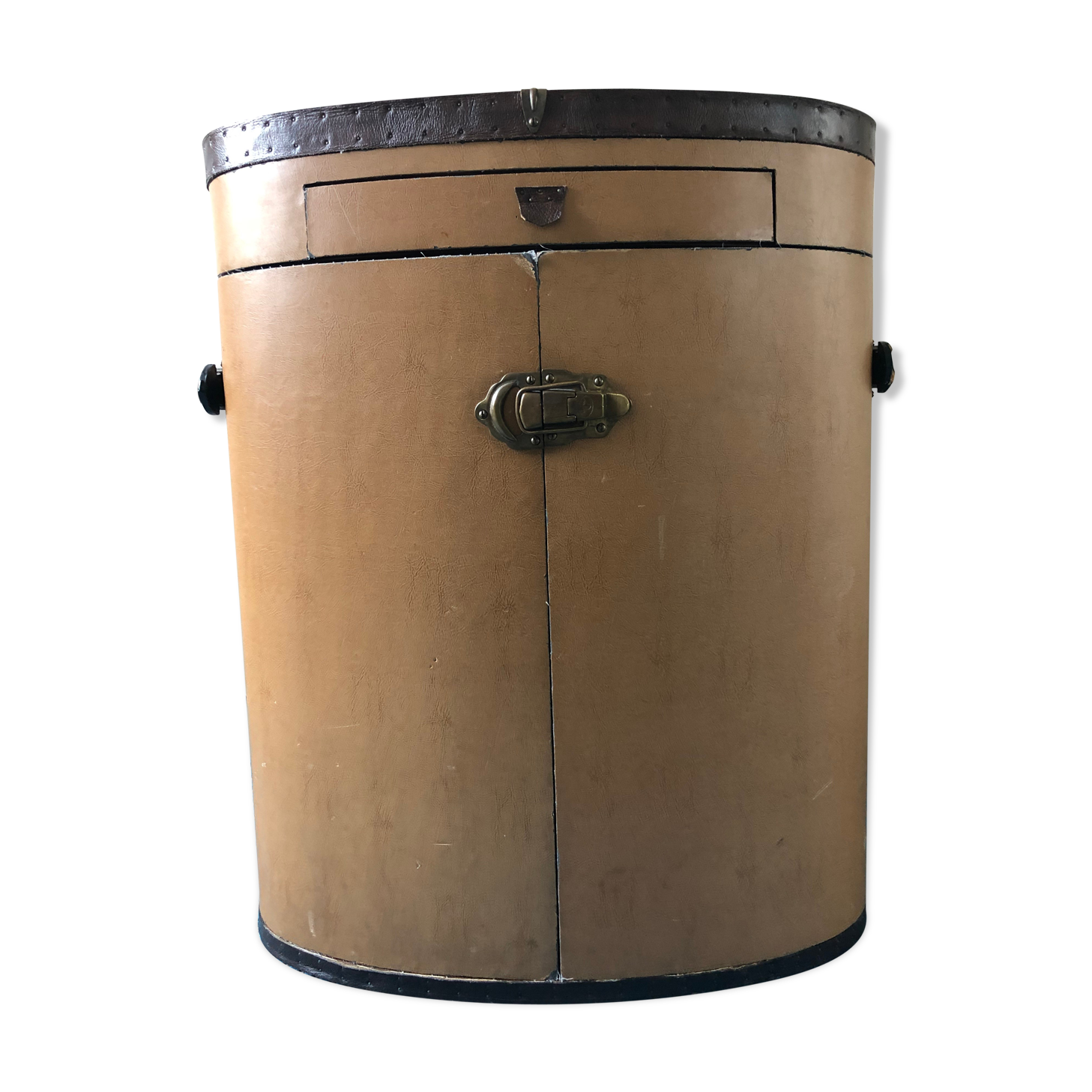 Travel dressing table