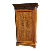 Wardrobe with one door.