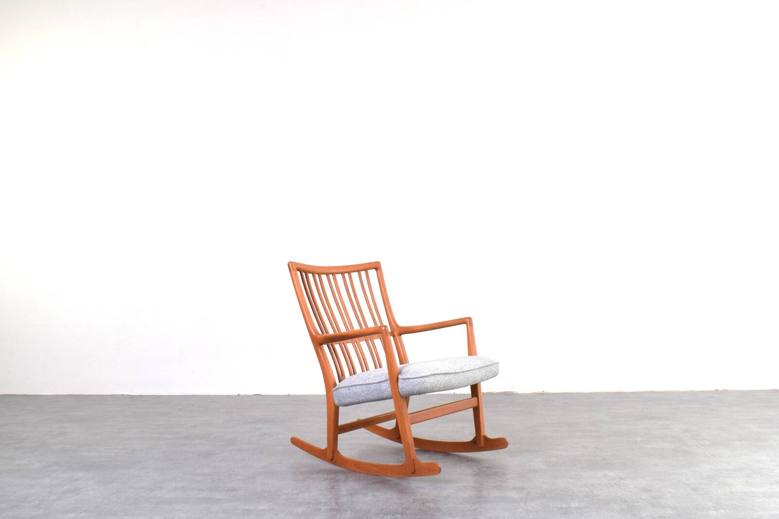 Rocking Chair ML33 by Hans J. Wegner for A/S Mikael Laursen, 1950s.