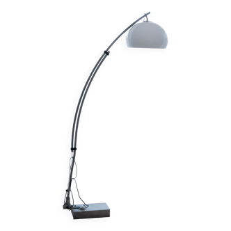 Arc floor lamp