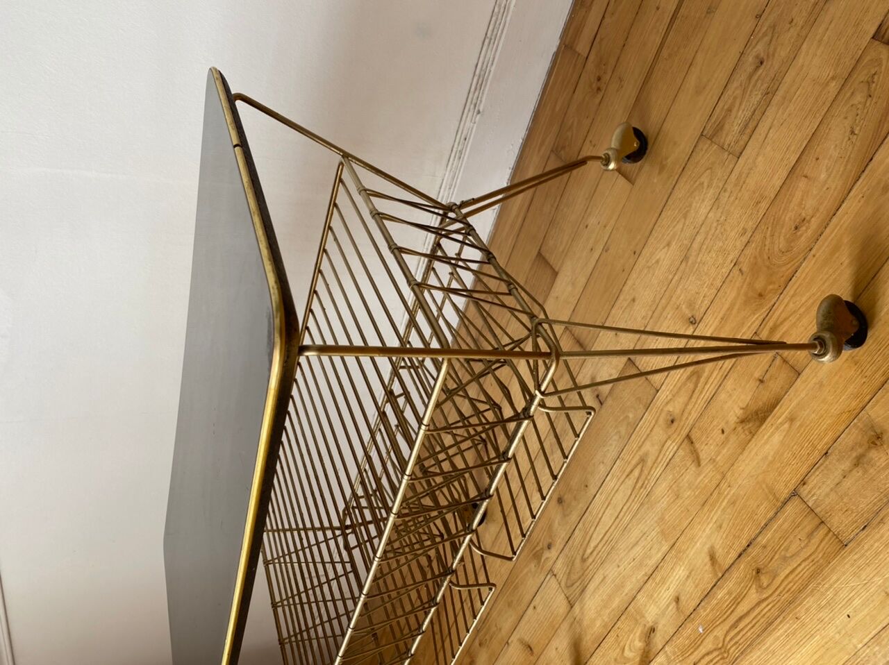 Desserte range vintage vinyls