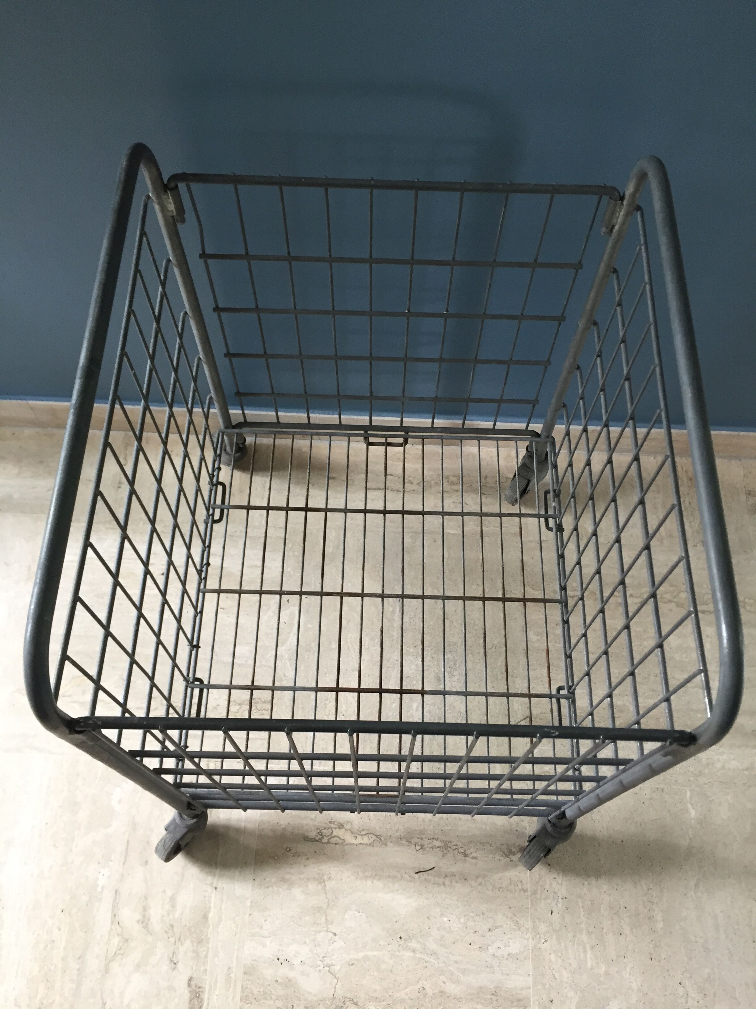 Former cart wheeled industrial metal