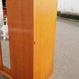 Armoire vintage