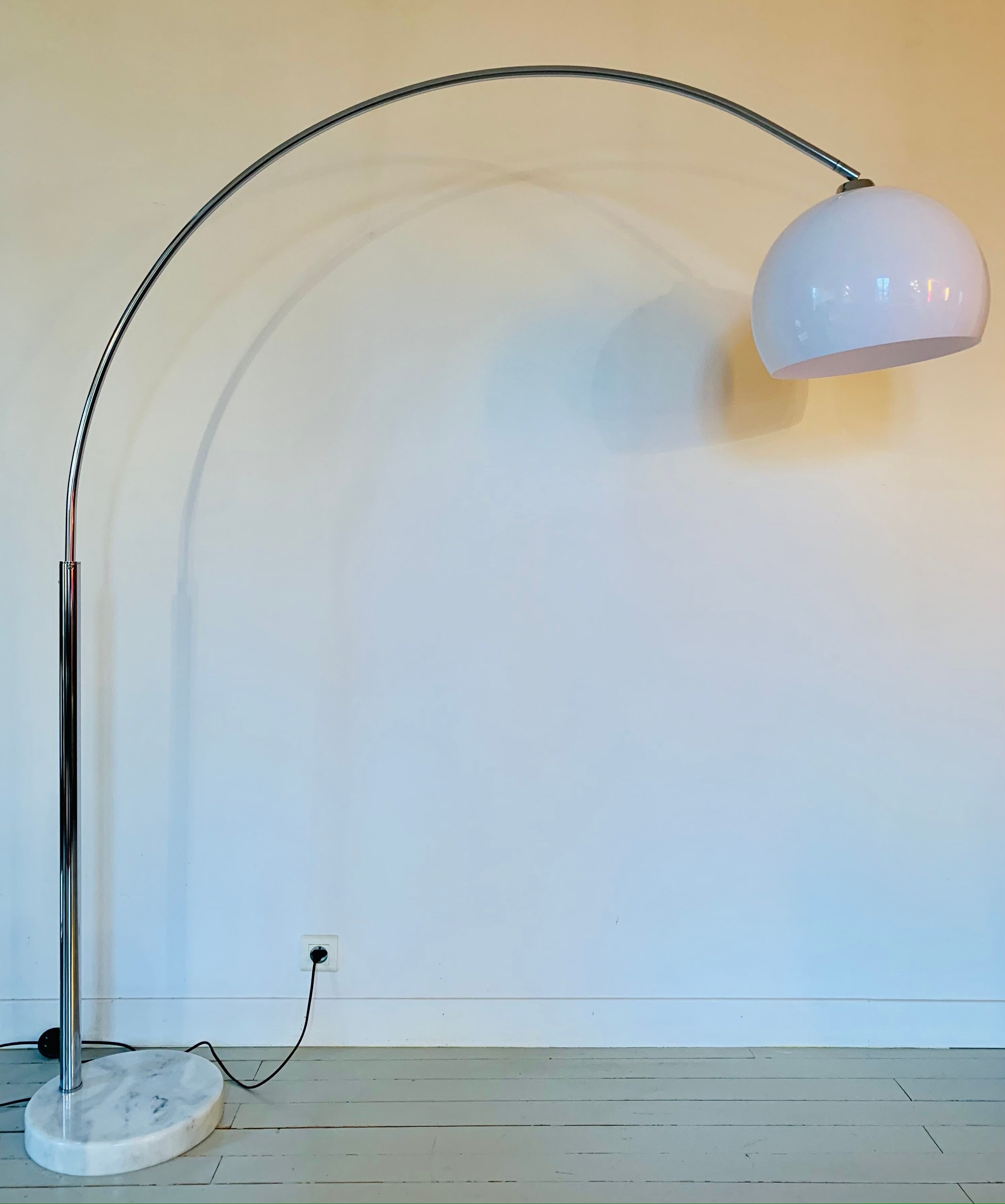 Lampadaire arc avec pied en marbre