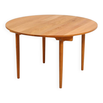 Hans Wegner AT329 extendable dining table in oak by Andreas Tuck